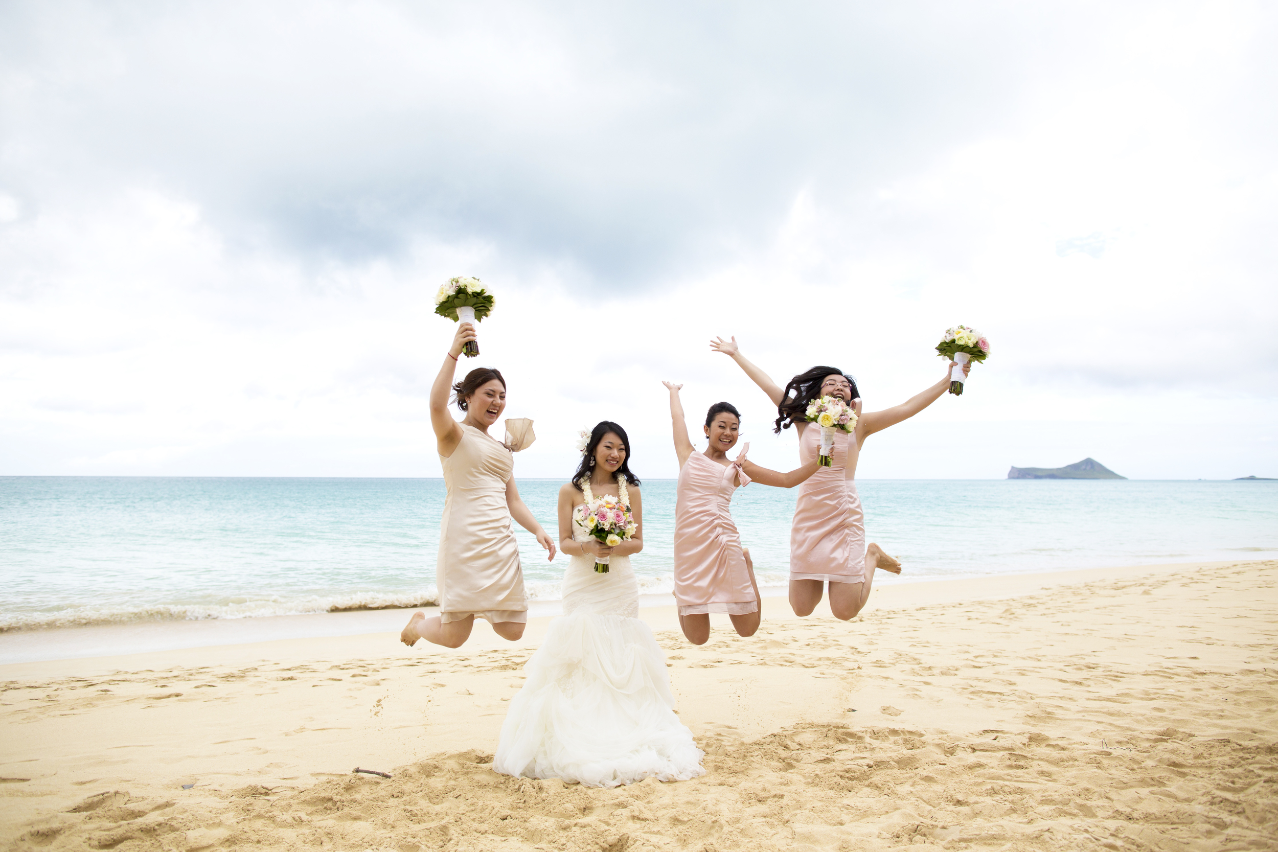 19-waimanalo-bay-beach-hawaii-wedding.jpg