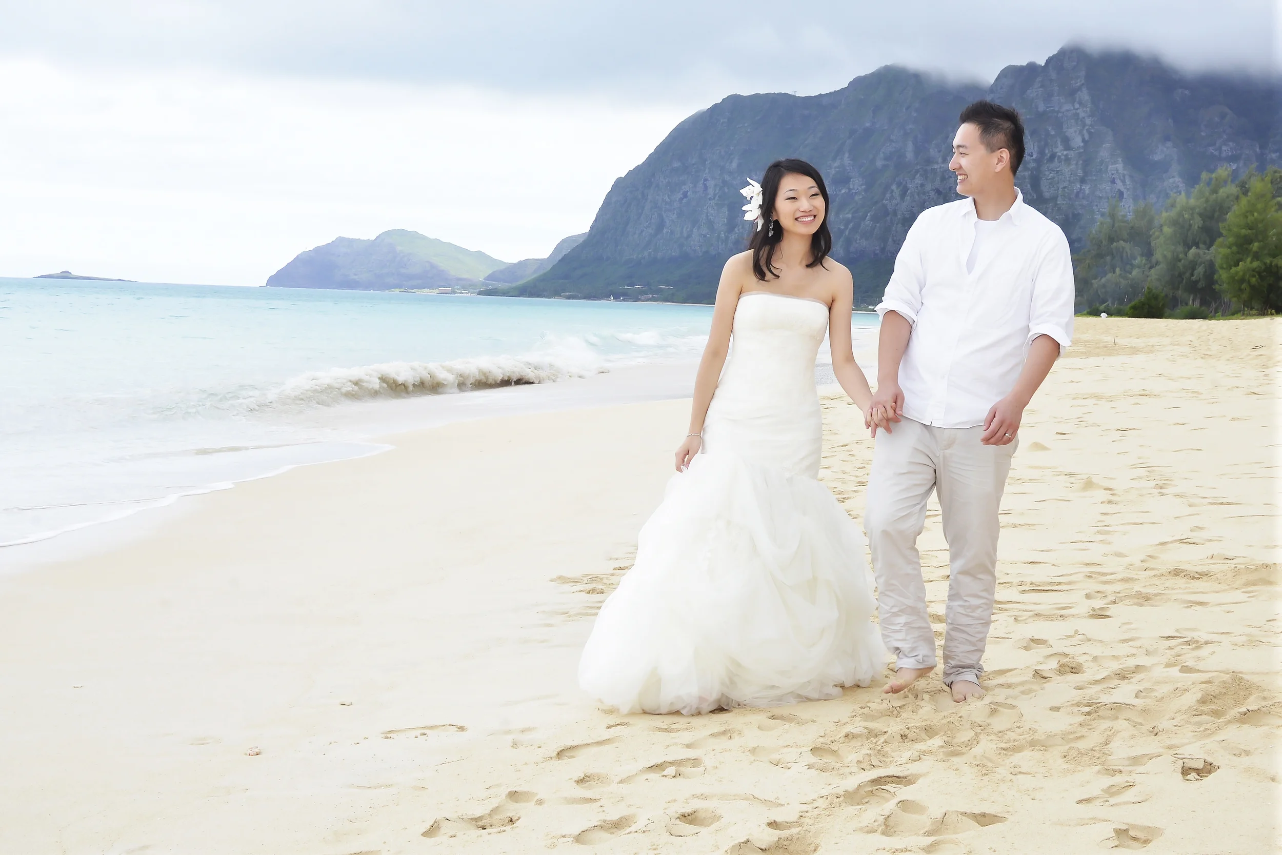 24-waimanalo-bay-beach-hawaii-wedding.jpg