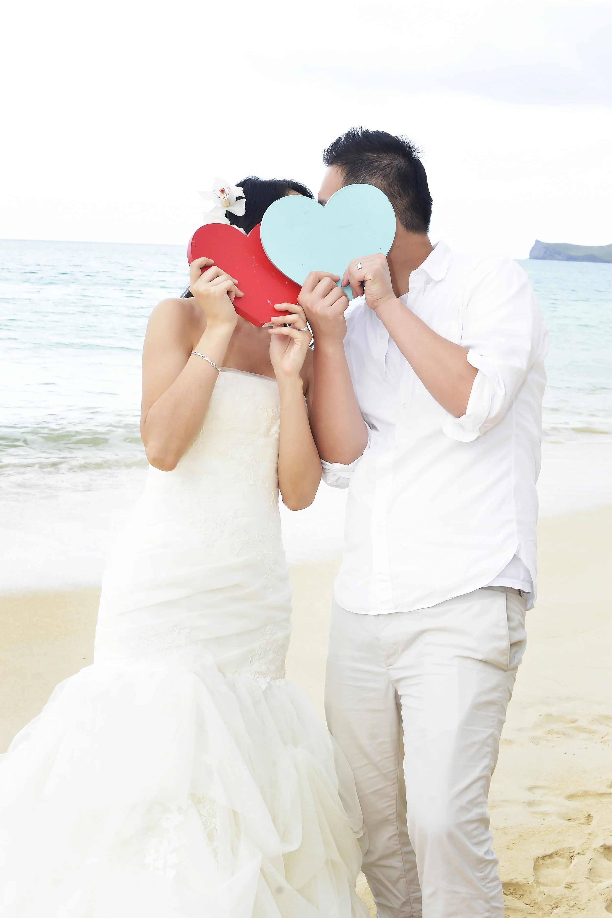 27-waimanalo-bay-beach-hawaii-wedding.jpg