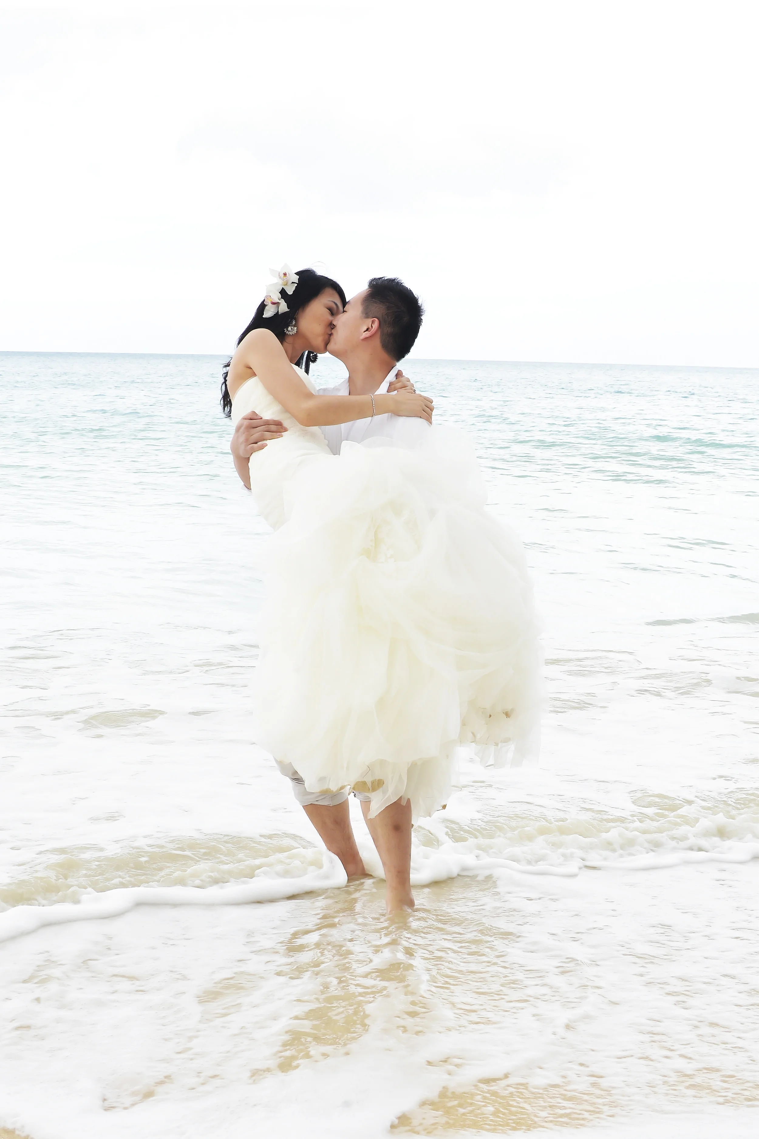 28-waimanalo-bay-beach-hawaii-wedding.jpg