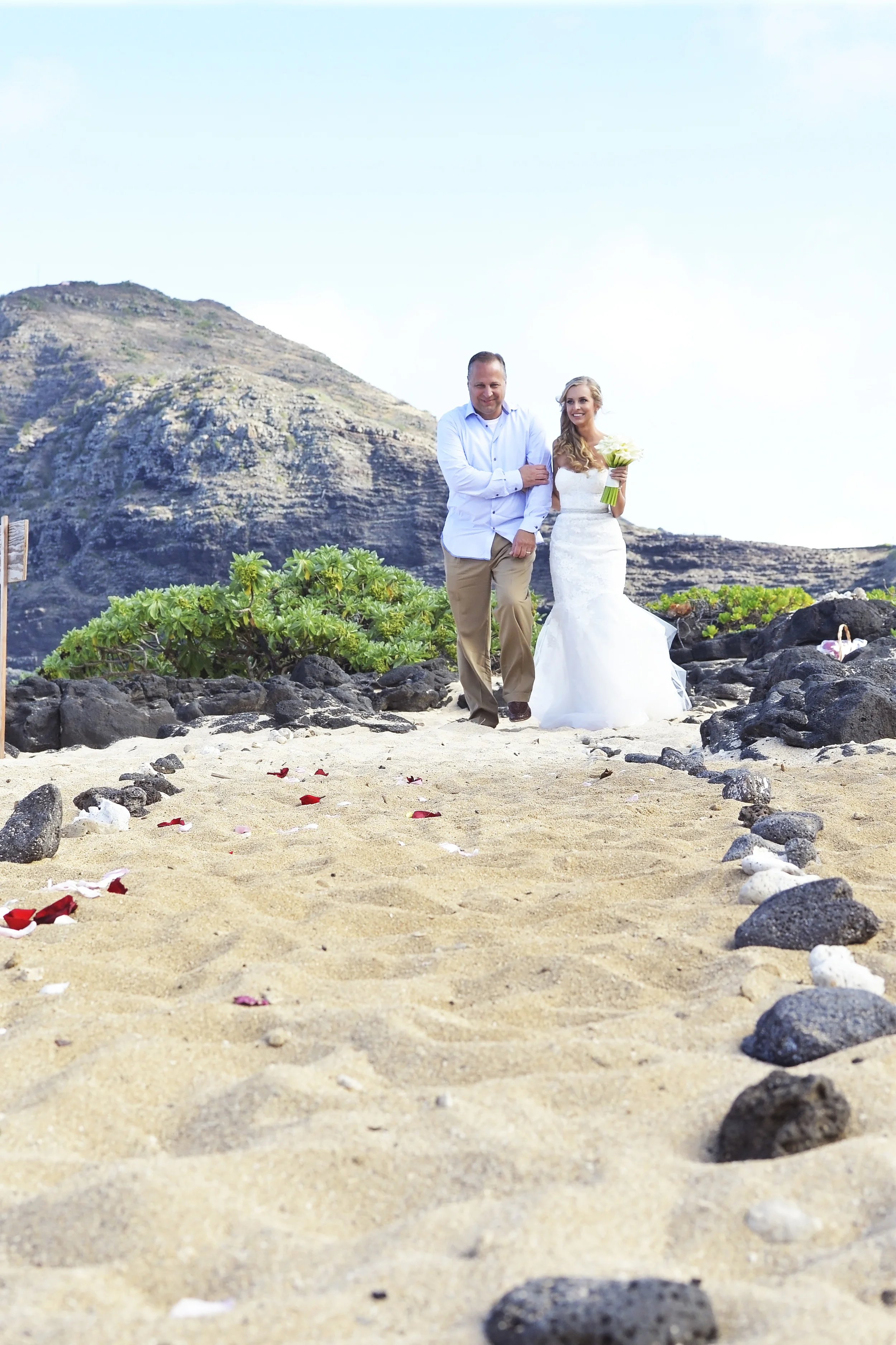 2-makapuu-beach-wedding.jpg