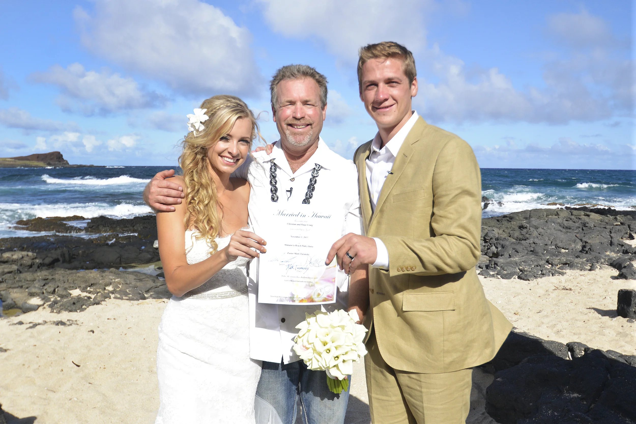 9-makapuu-beach-wedding.jpg