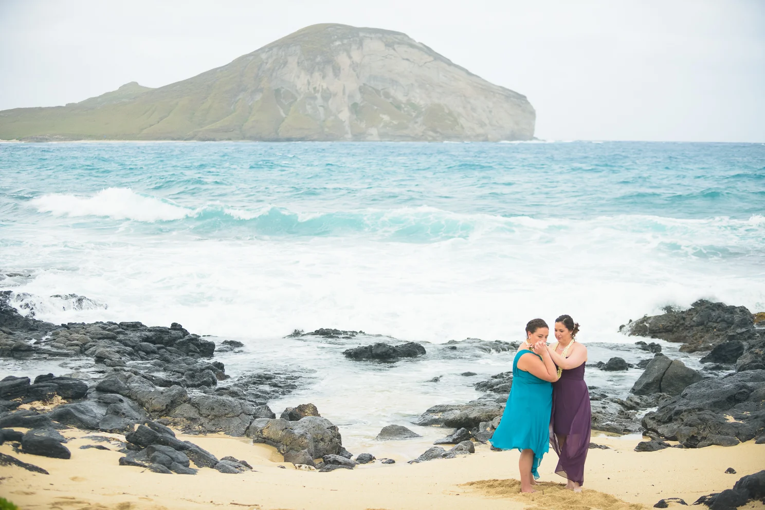 36-rainy-oahu-hawaii-wedding.jpg
