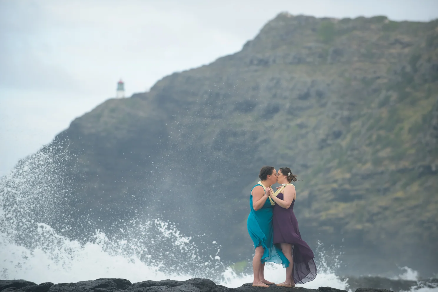 44-intimate-beach-ceremony-hawaii.jpg