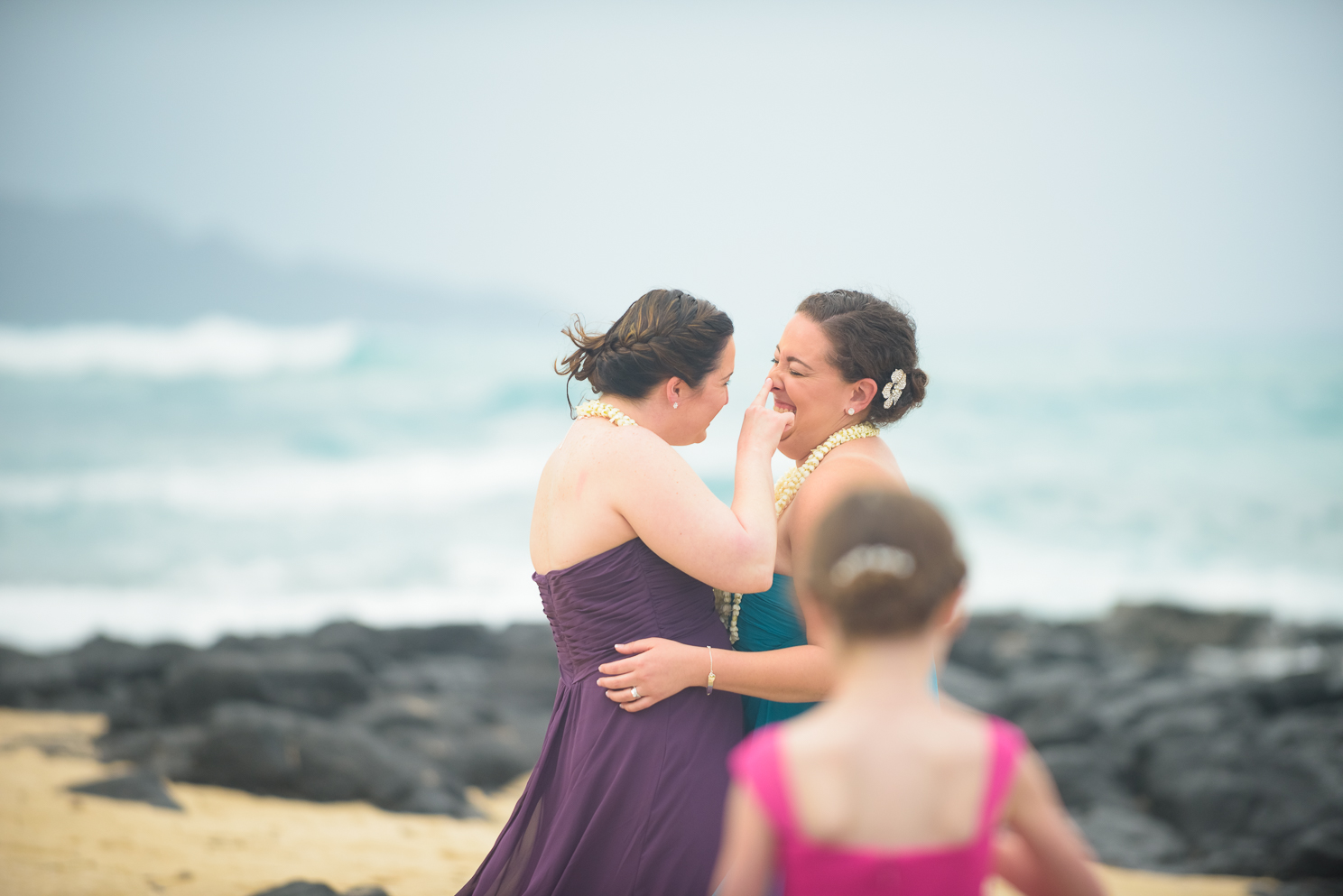 33-rainy-oahu-hawaii-wedding.jpg