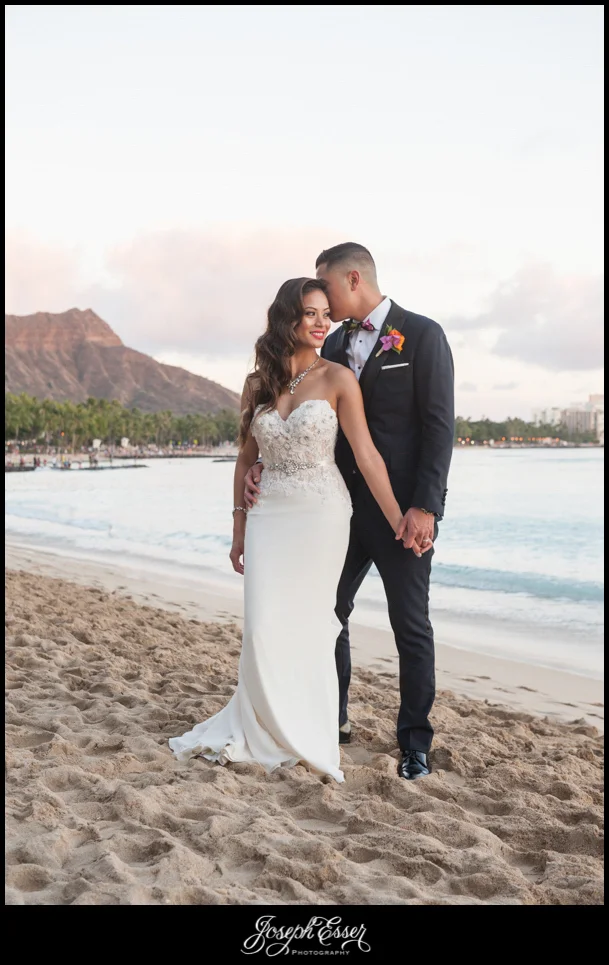35-moana-surfrider-hotel-waikiki-wedding.jpg