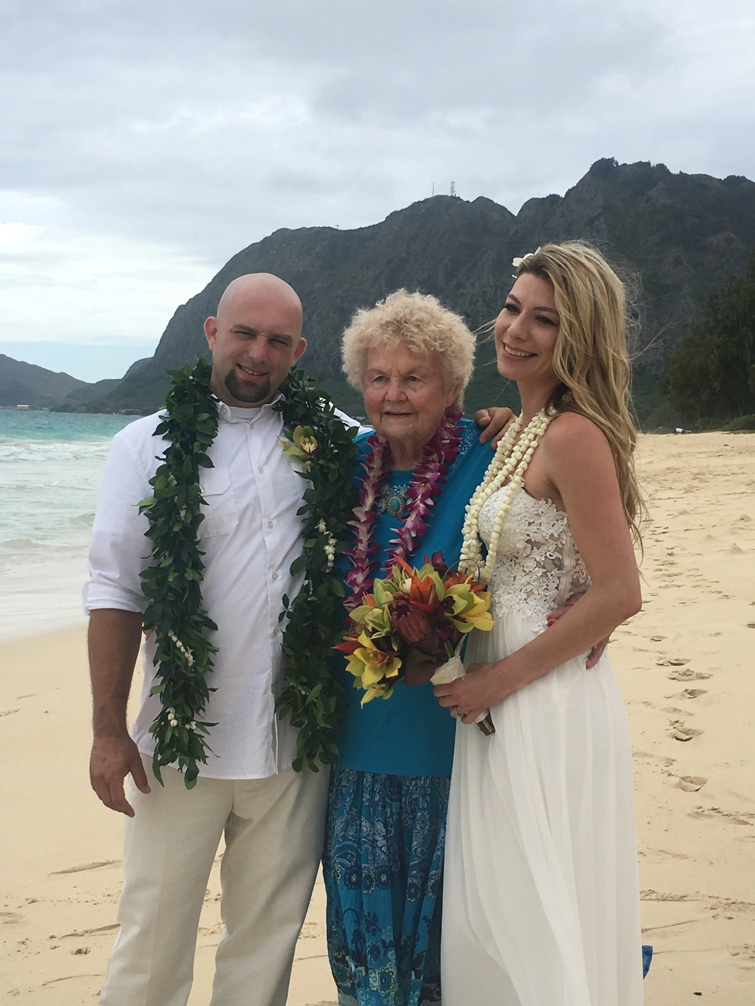 13-waimanalo-beach-wedding.JPG