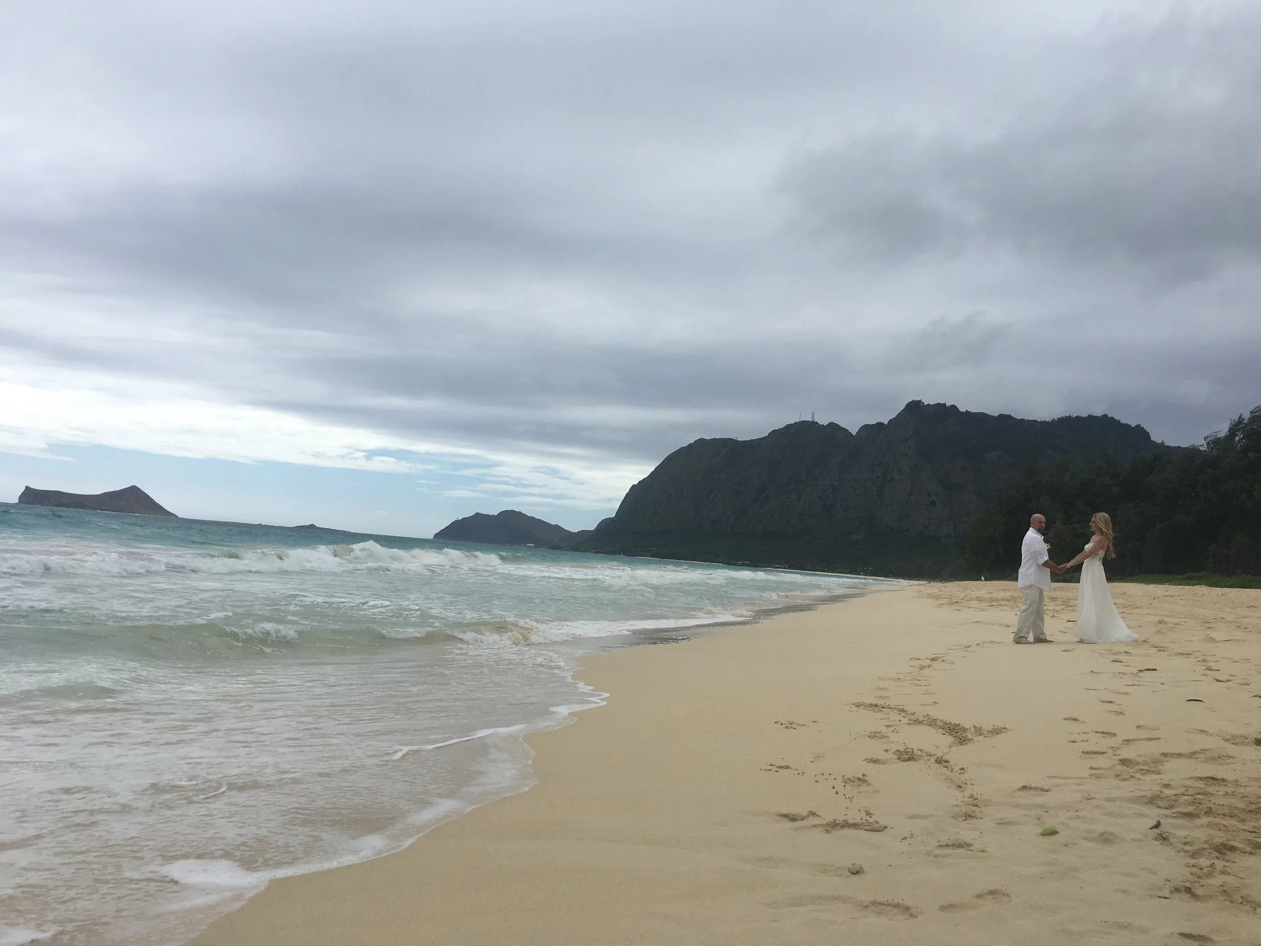 21-oahu-wedding-ceremony-beach.JPG