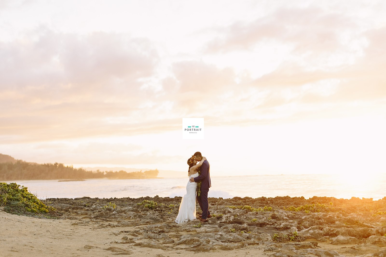 115-hawaii-sunset-wedding.jpg