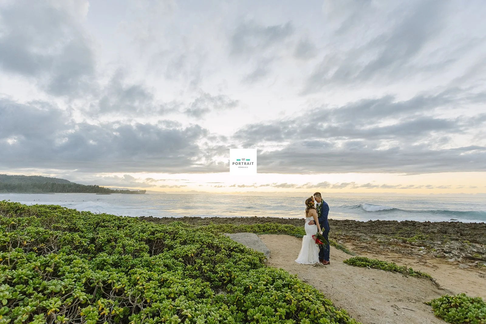 119-hawaii-sunset-wedding.jpg