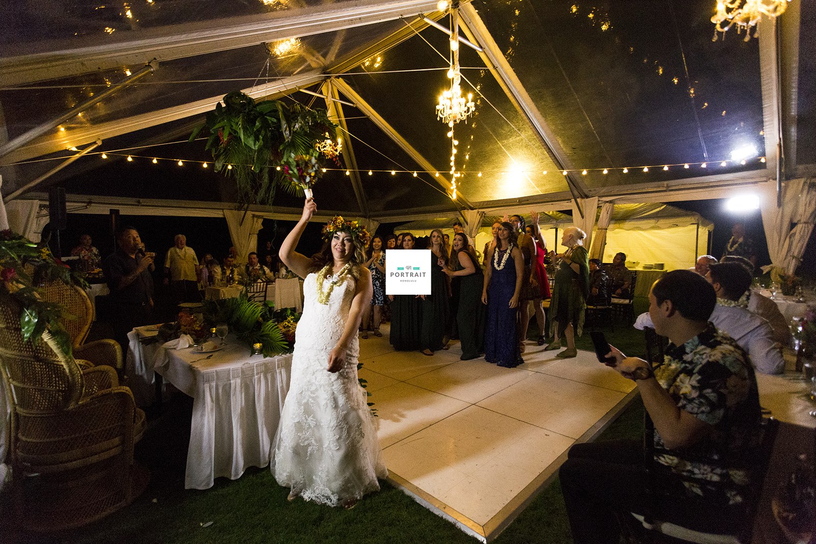 130-outdoor-wedding-hawaii.jpg