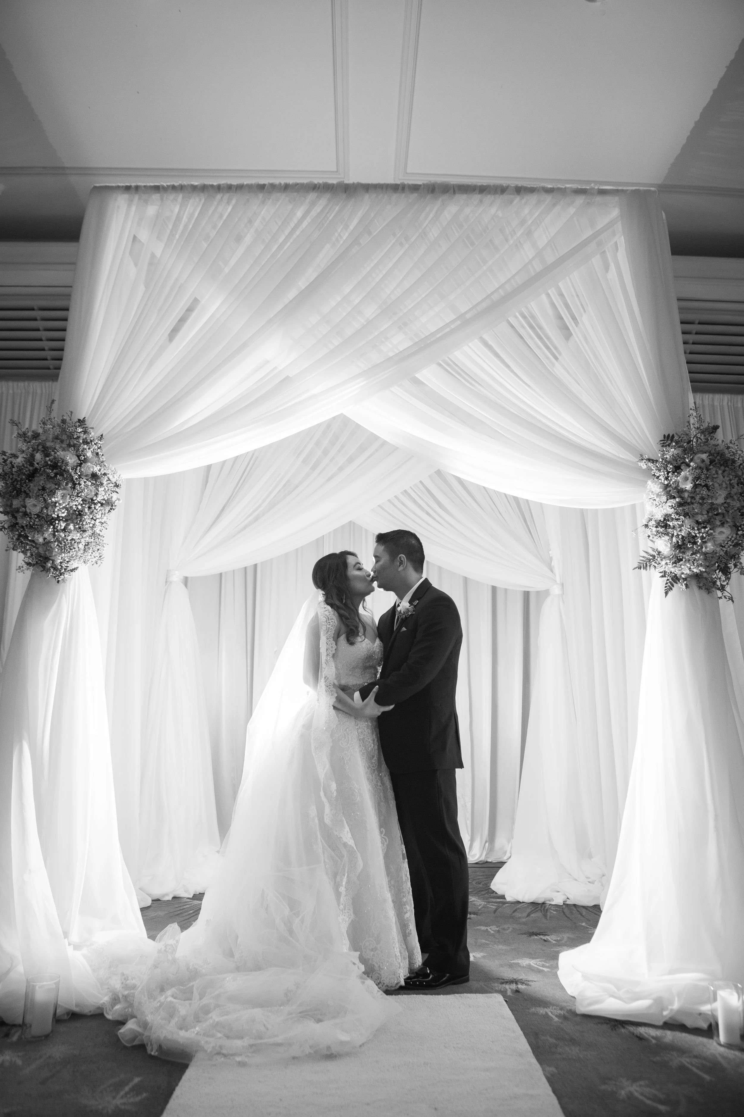 20-hyatt-regency-wedding-ceremony.jpg
