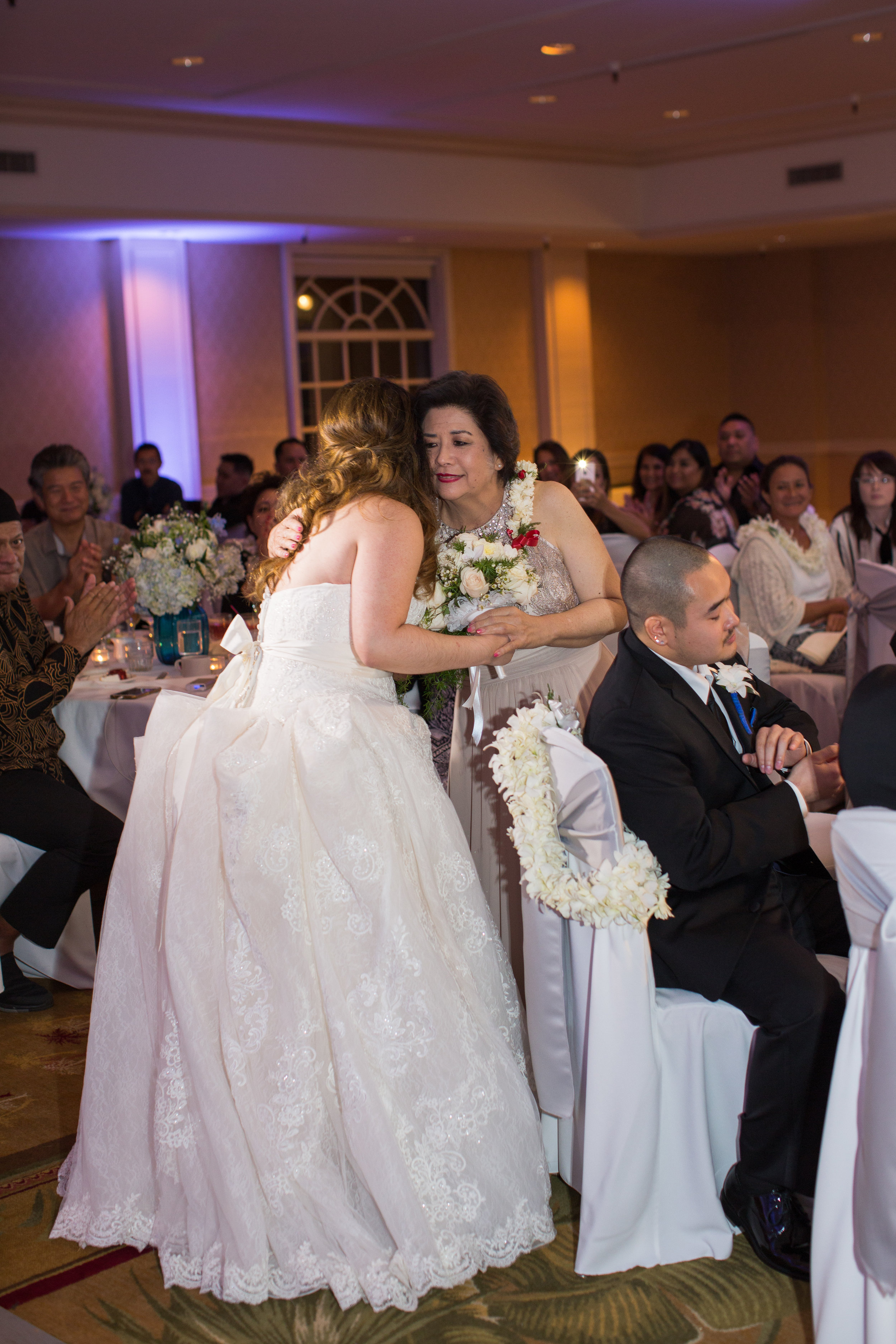 38-hyatt-regency-waikiki-wedding.jpg