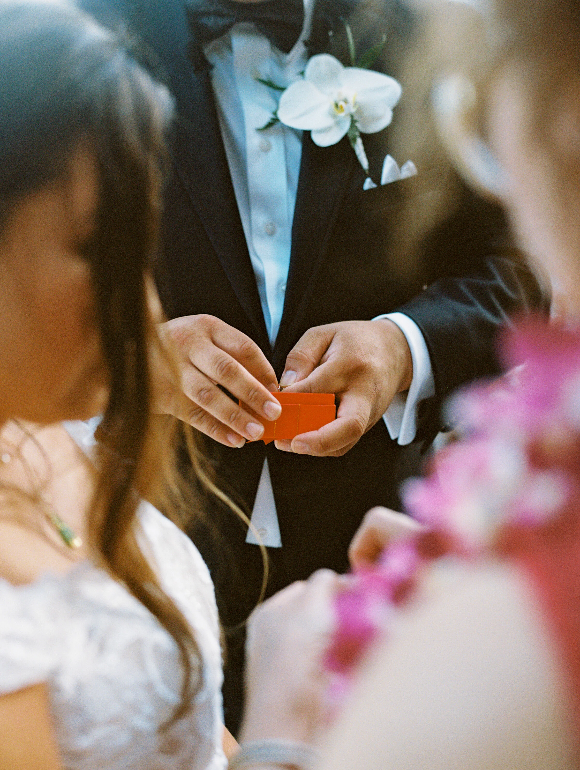 secret-island-oahu-wedding