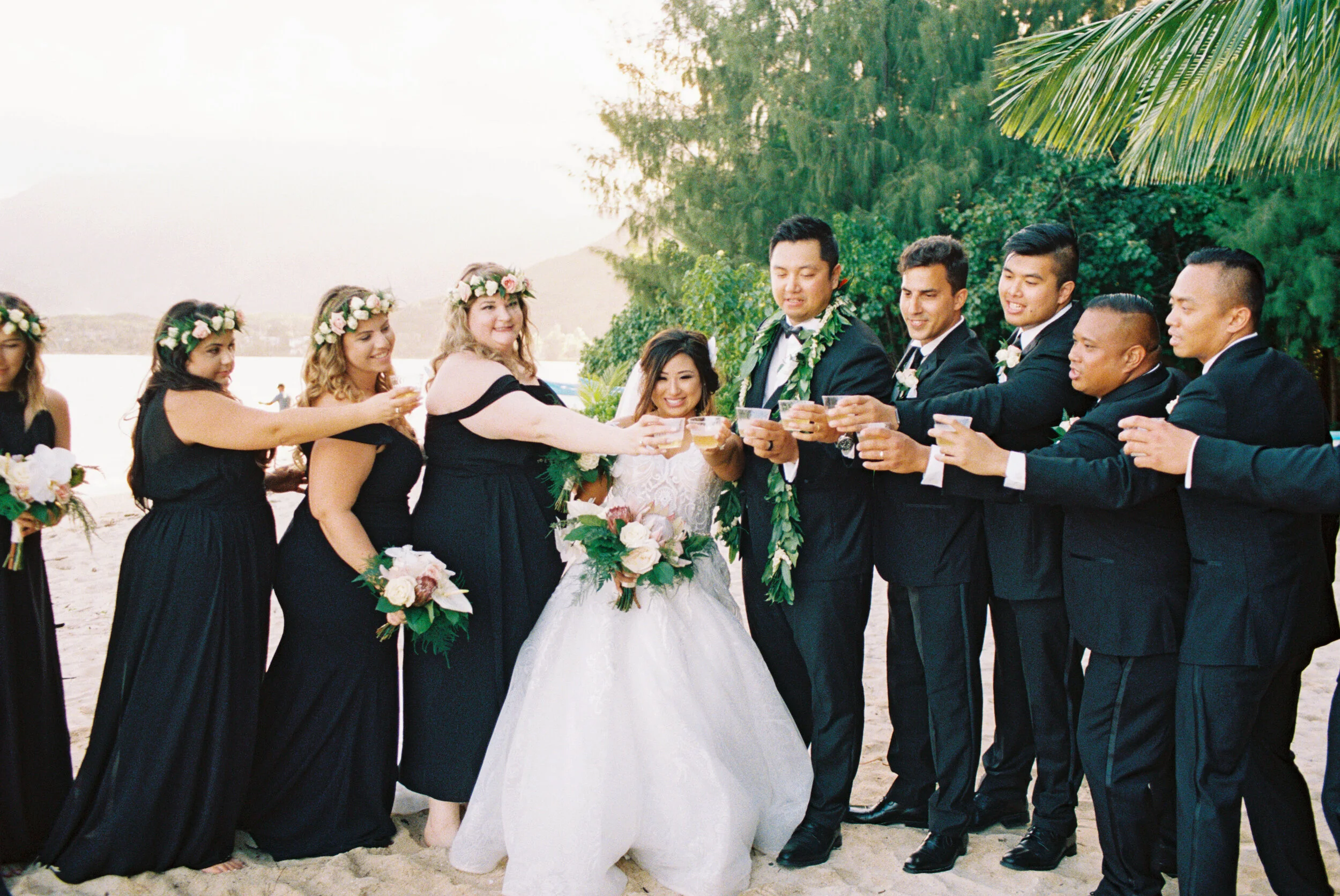 hawaii-wedding-champagne-toast