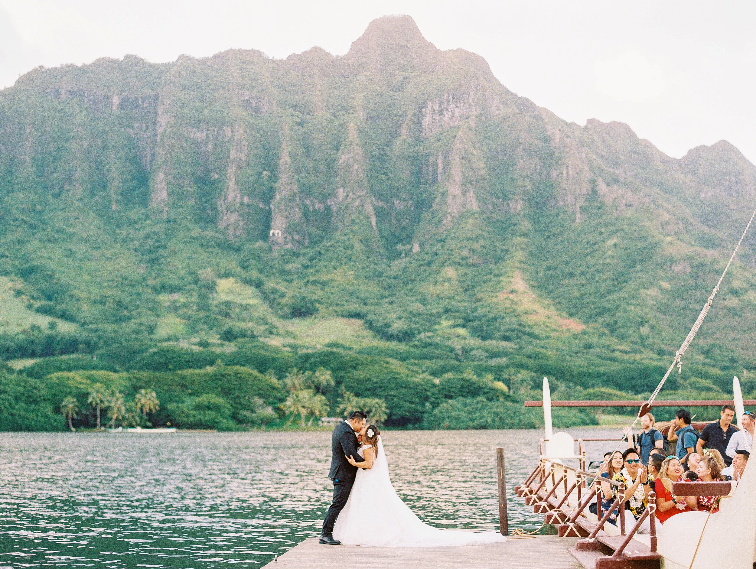 secret-island-oahu-wedding