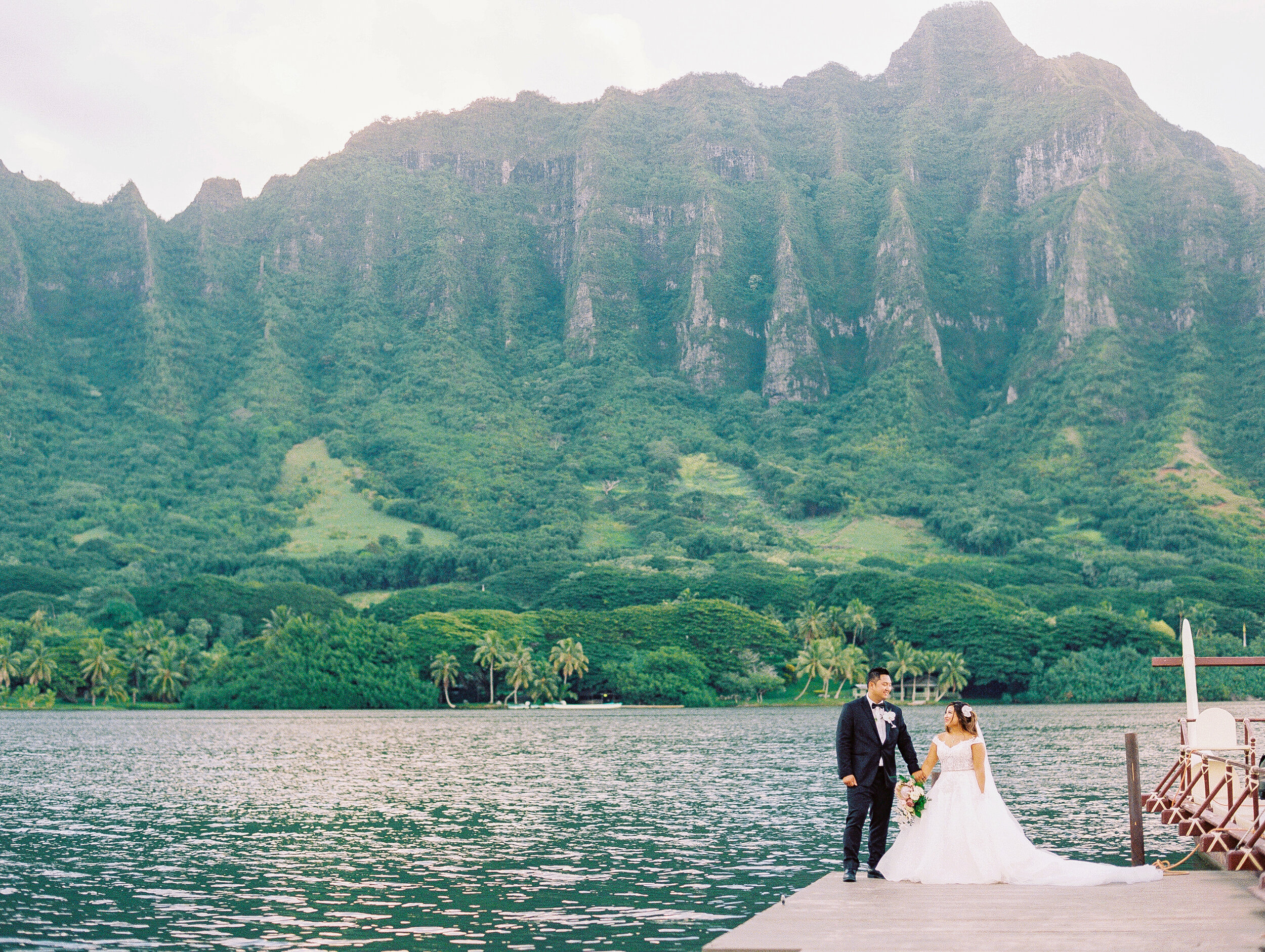 secret-island-oahu-wedding