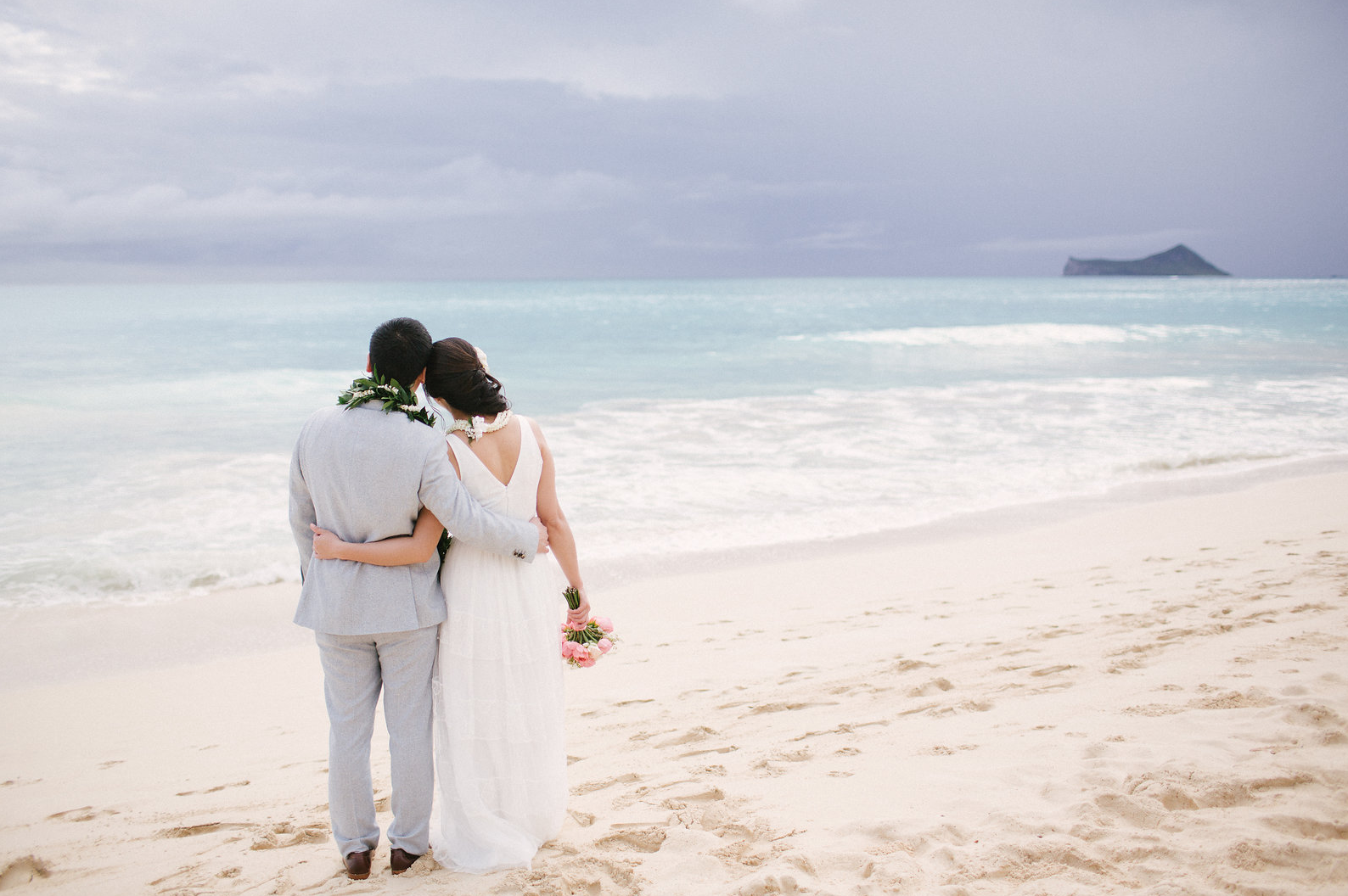 oahu-simple-beach-wedding
