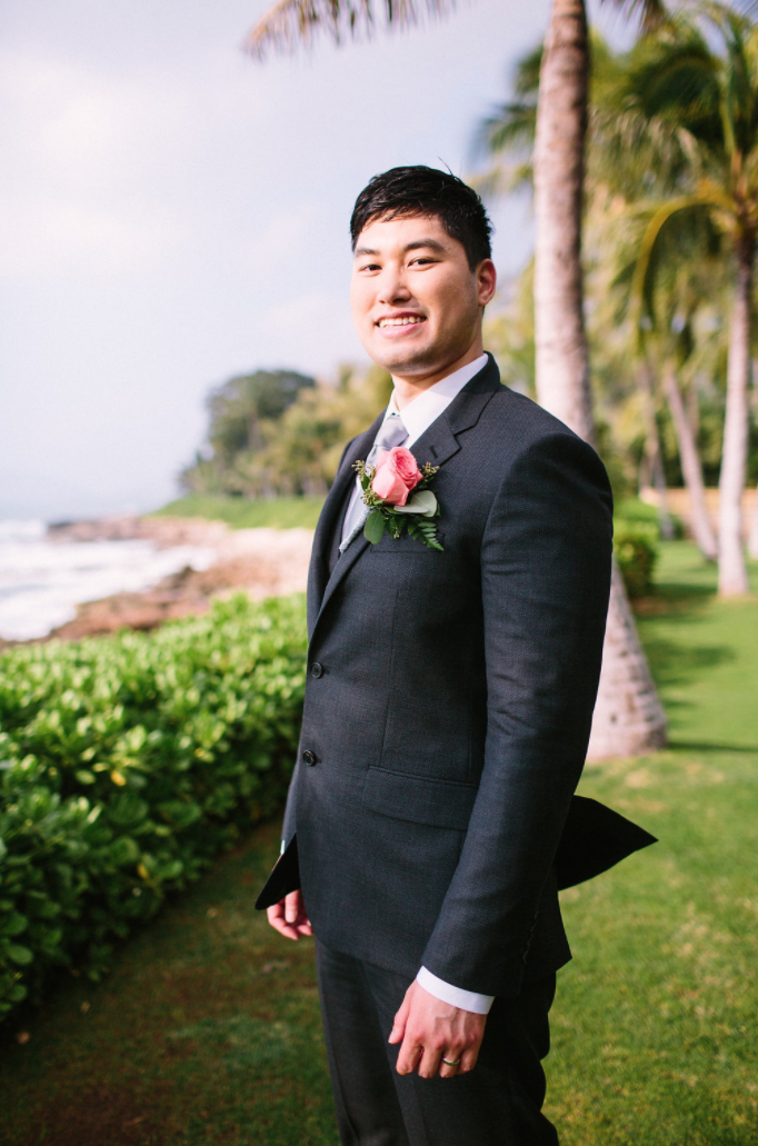 oahu-destination-wedding-groom