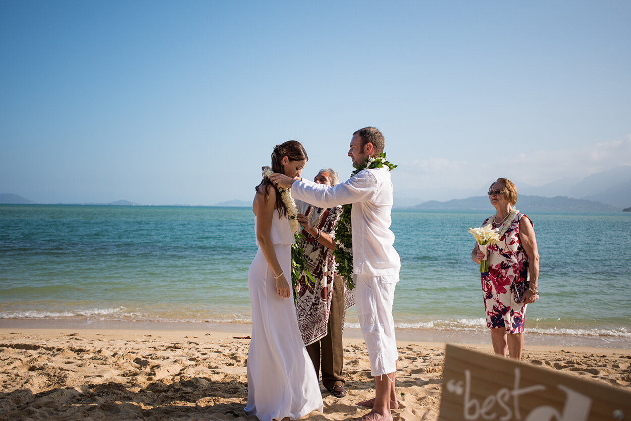 secret-island-oahu-wedding