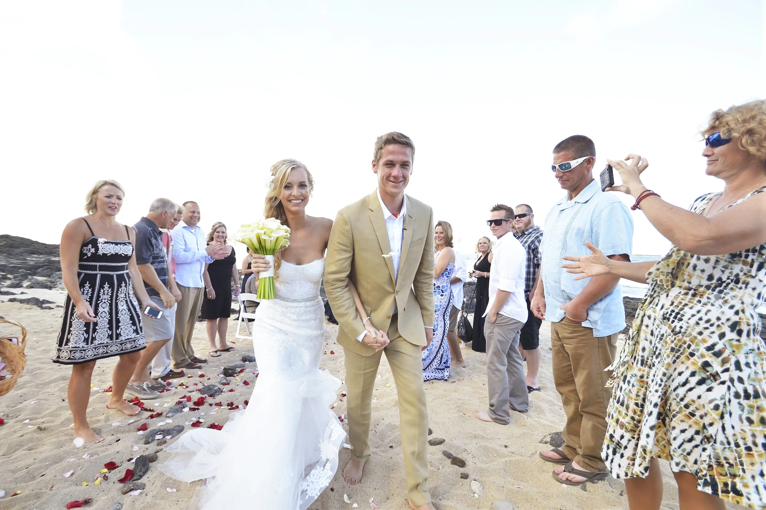 simple-oahu-beach-wedding