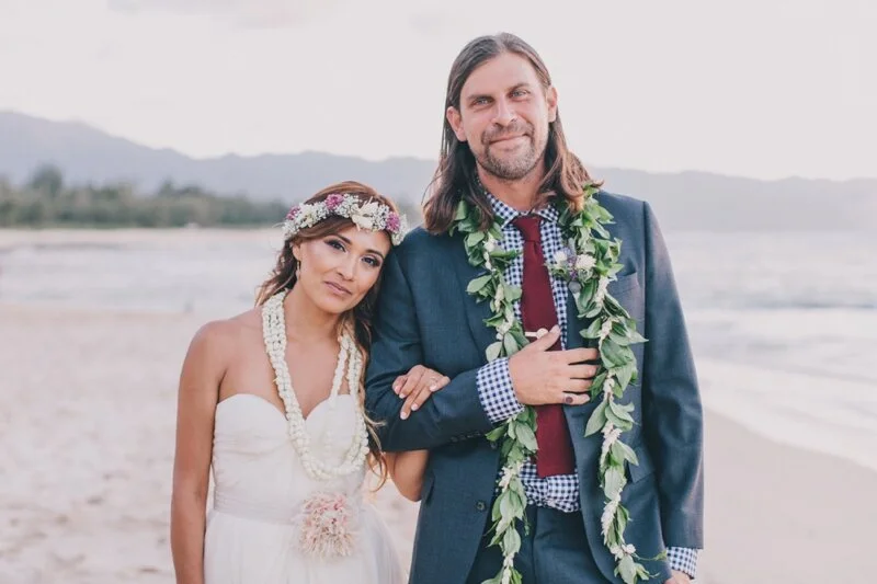simple-oahu-beach-wedding