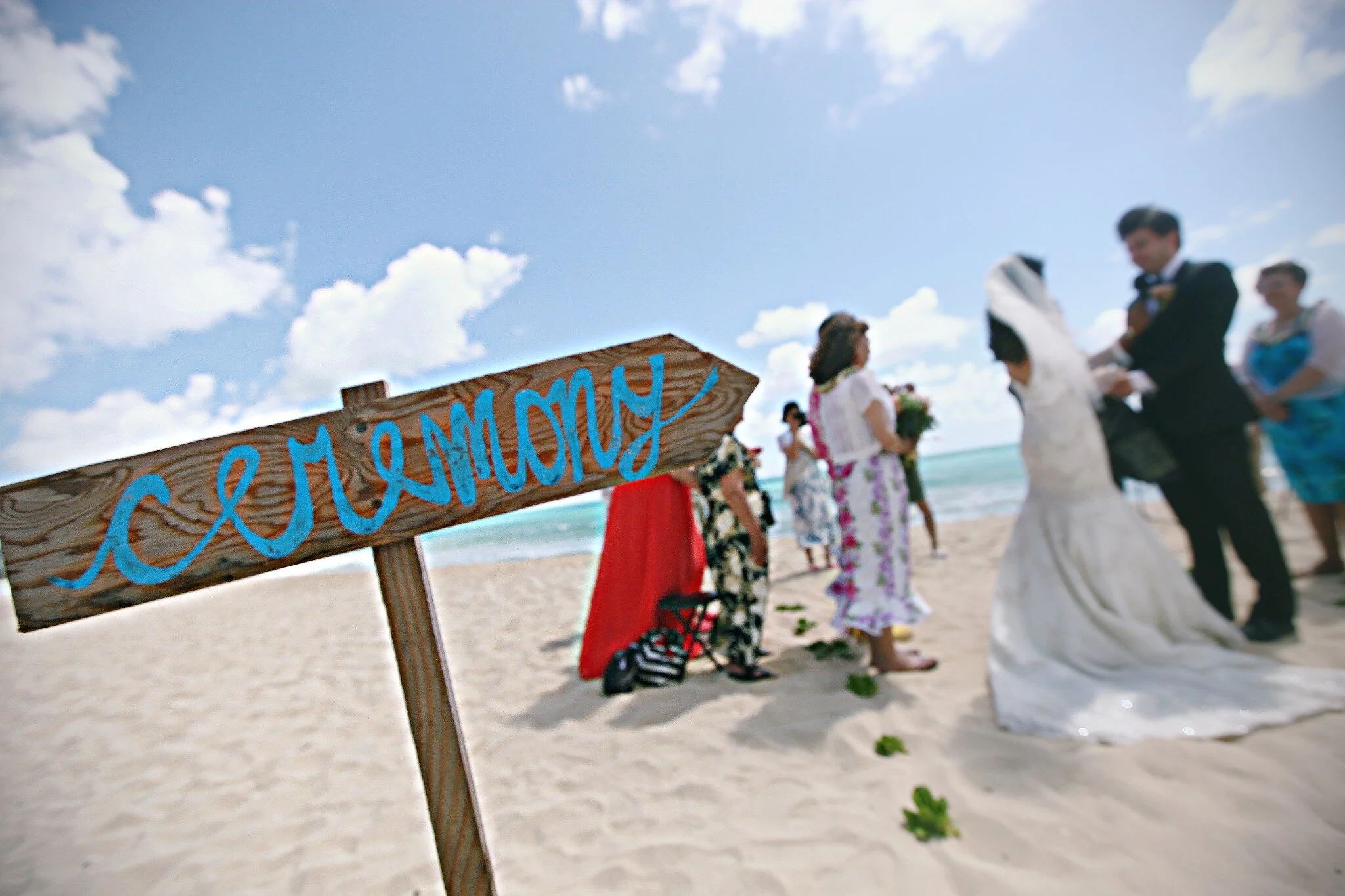 destination-beach-wedding-oahu