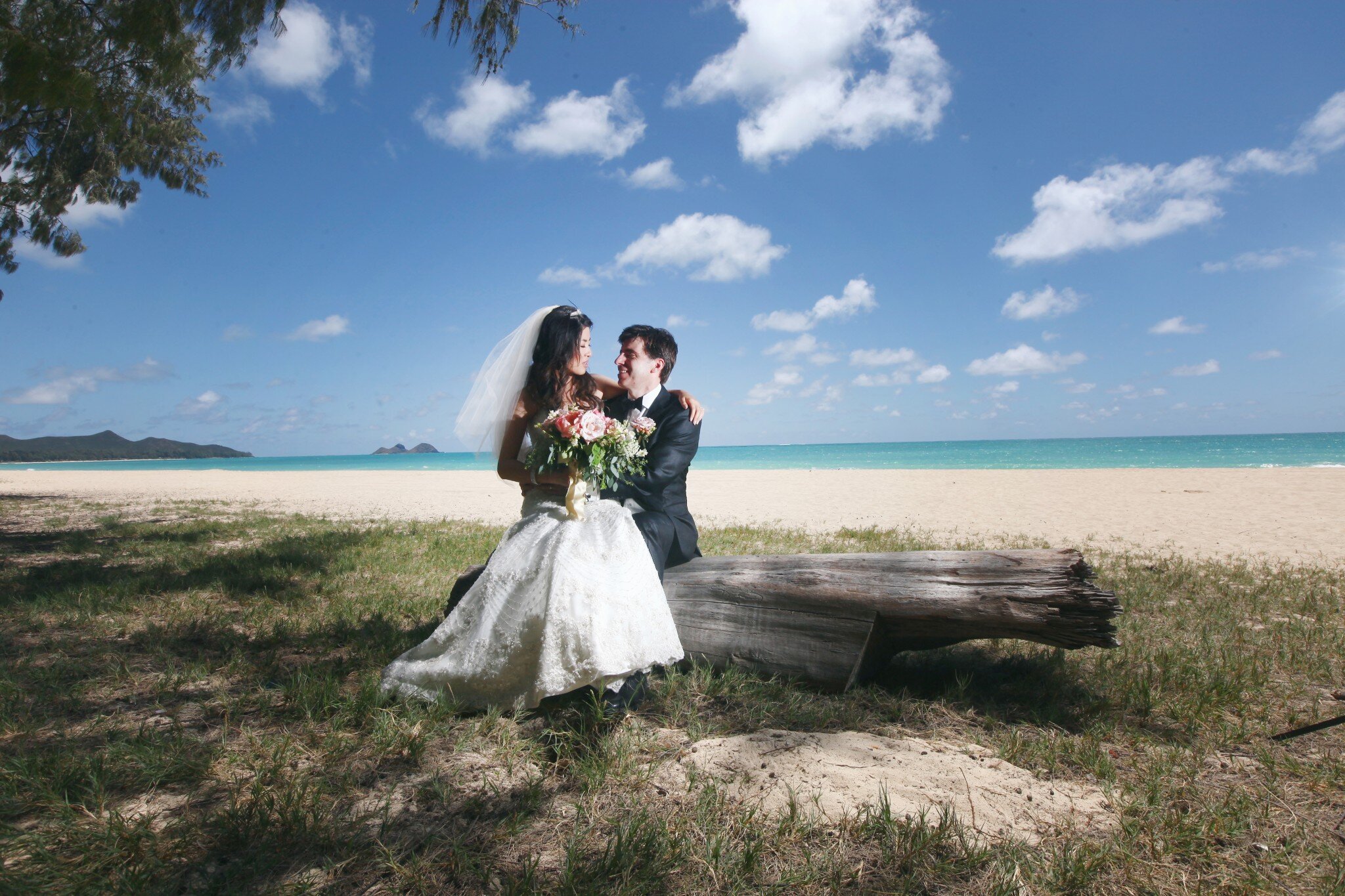 simple-hawaii-beach-wedding