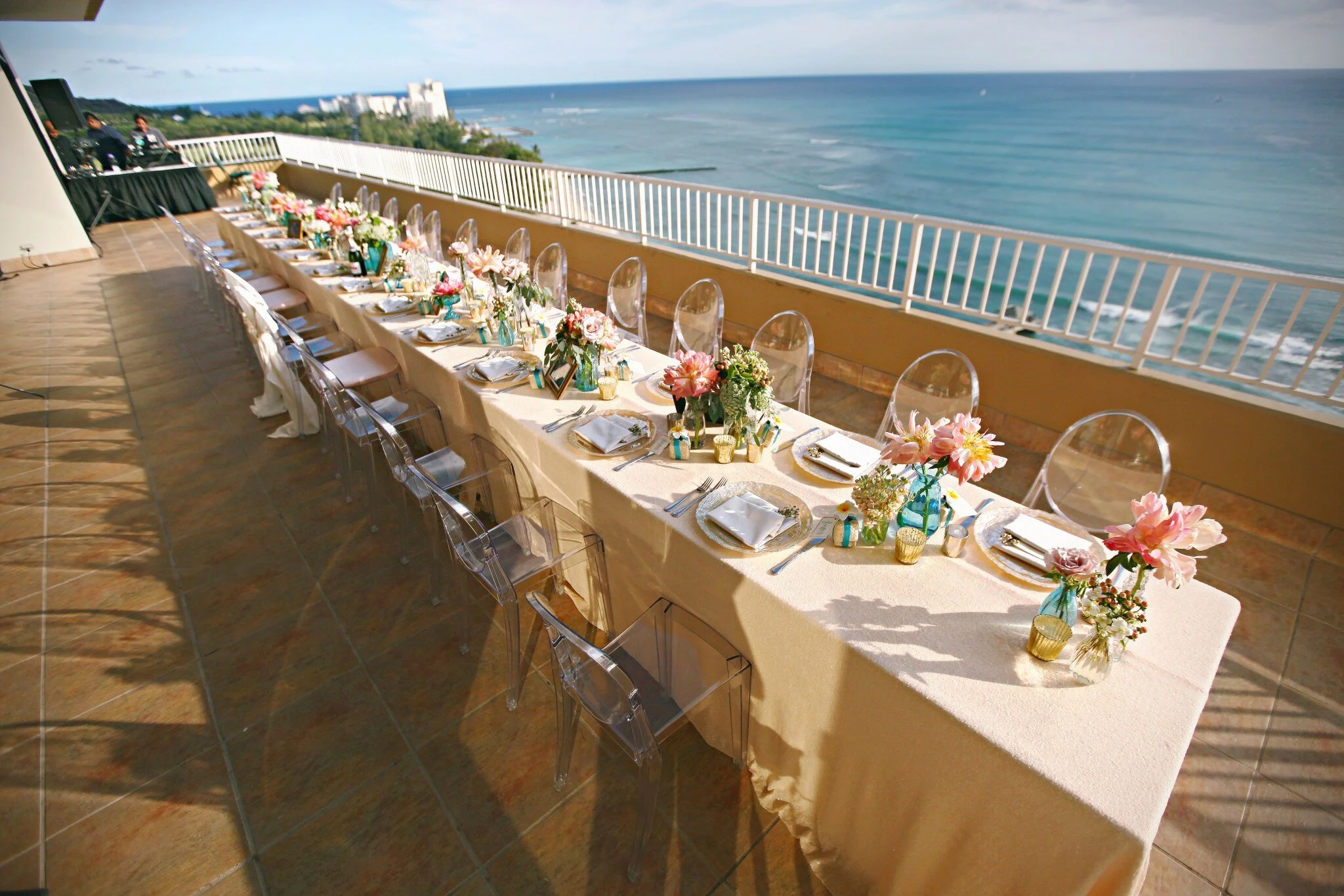 small-oahu-destination-wedding