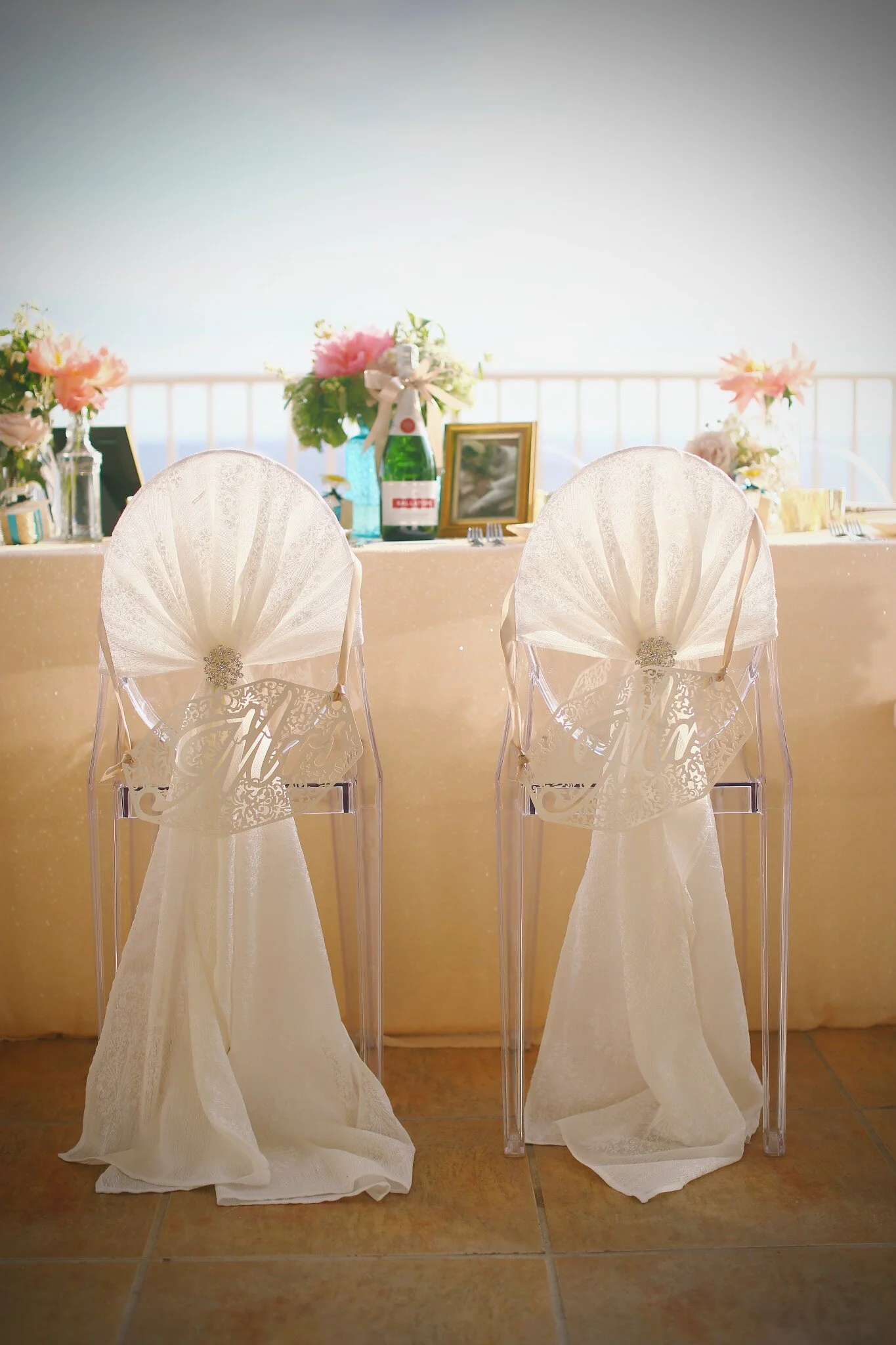 bride-and-groom-chairs