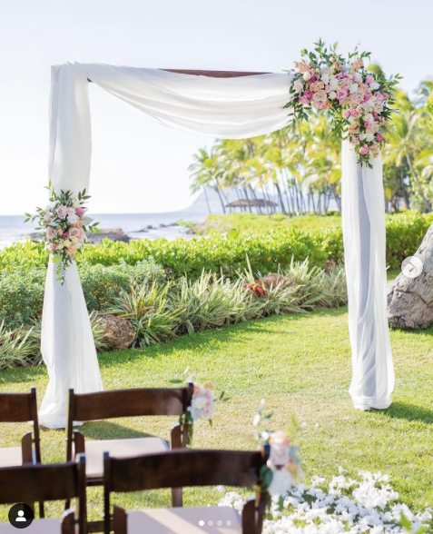 Picture-perfect Hawaii wedding ceremony