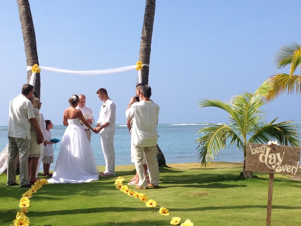 hawaii-beach-wedding-1.jpeg