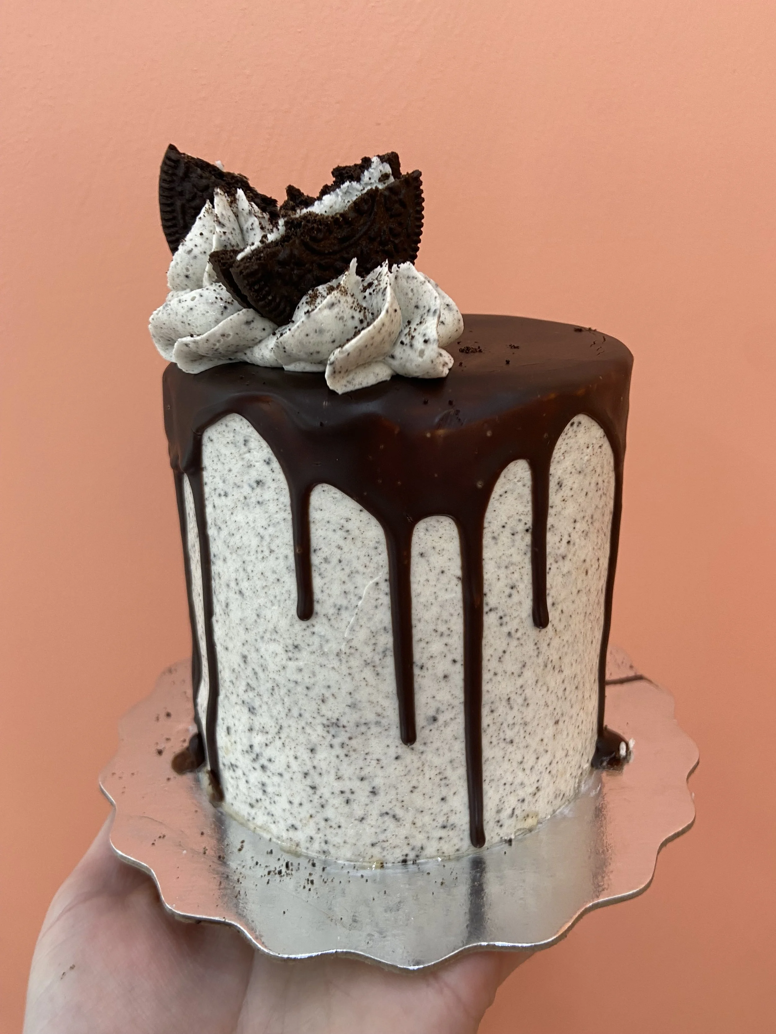 Cookies and Cream Cakelette