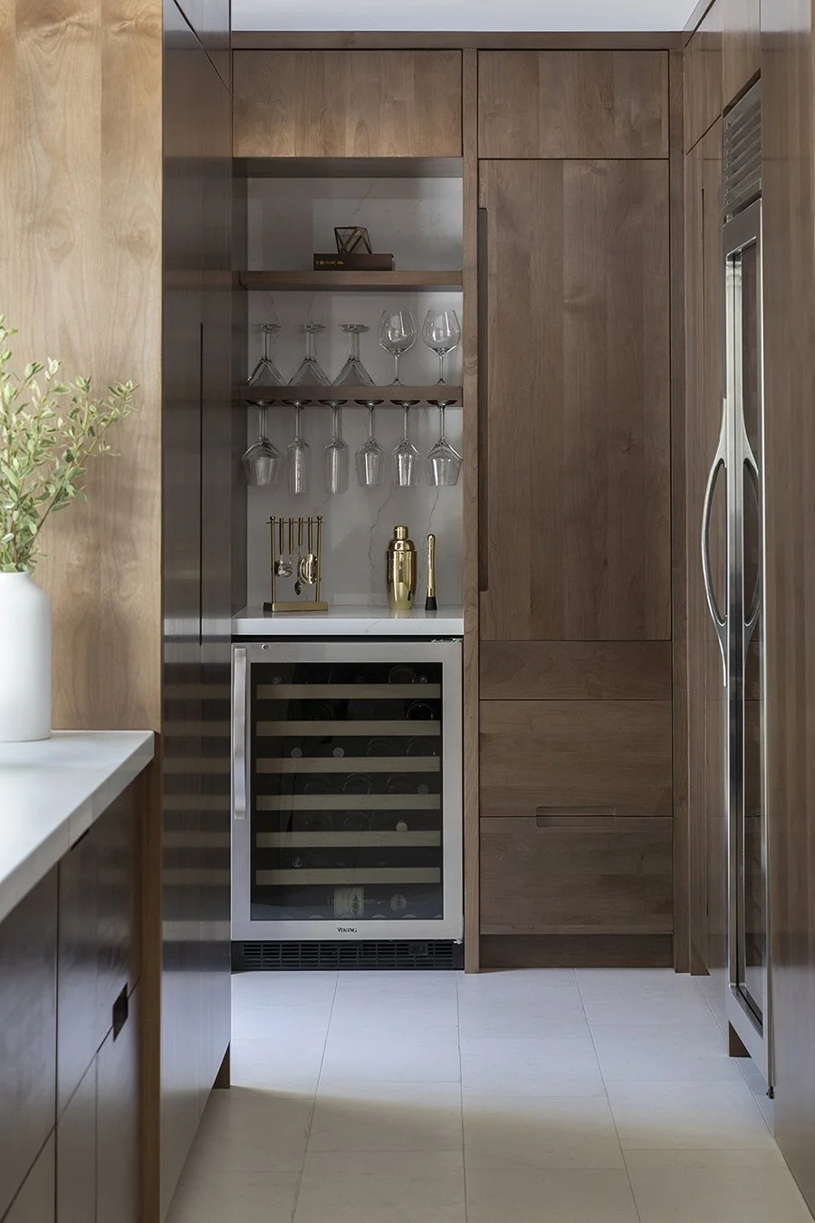 midcentury-modern-bar
