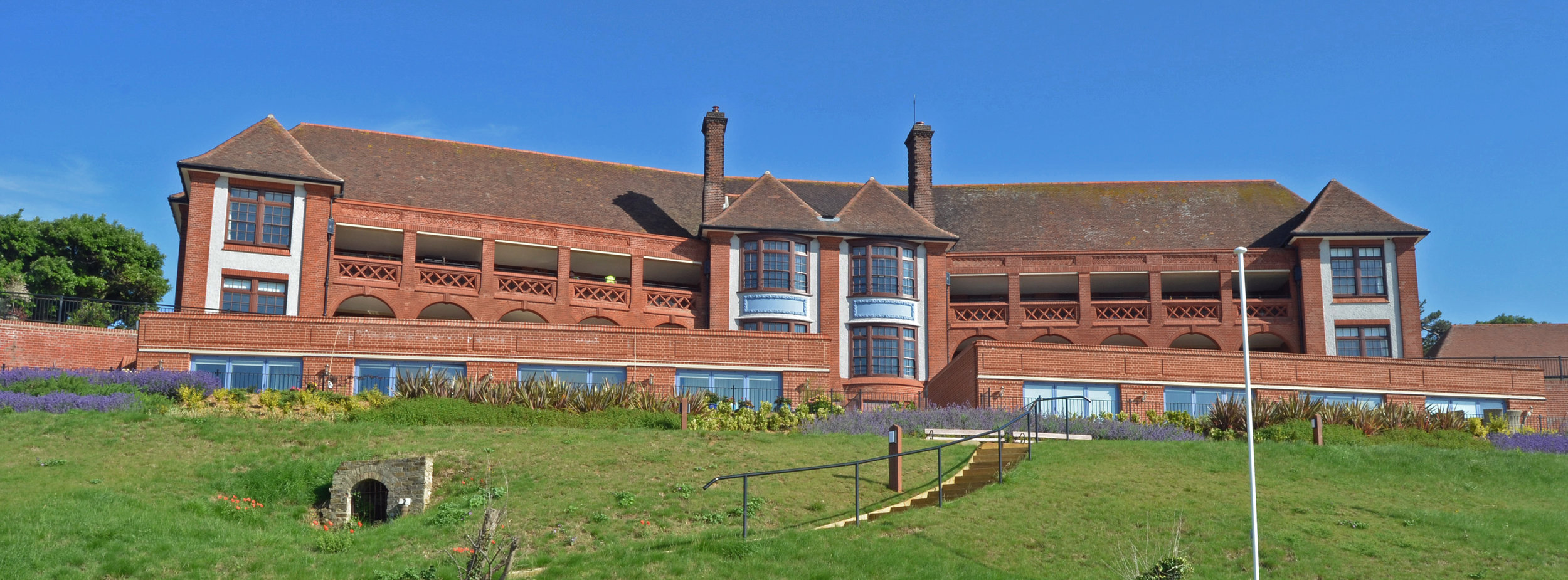 The Bartlet Felixstowe Winner of the RIBA Craftmanship Awards 2017, Restoration category. Residential development of the former Grade II* listed Bartlet Hospital along with Cautley House to the west. The site is elevated on the north side of Undercliff Road East and benefits from commanding sea views. Planning and listed building consents were granted to convert the building into residential apartments and also includes for the erection of three new dwellings within the grounds.