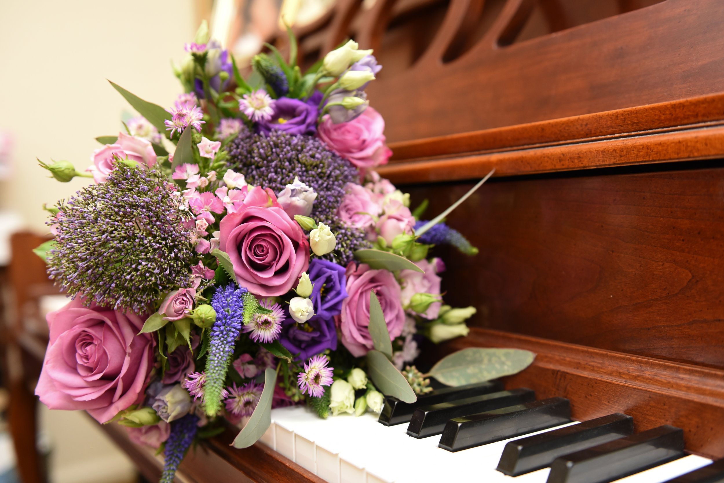 Piano_Flowers_001.jpg