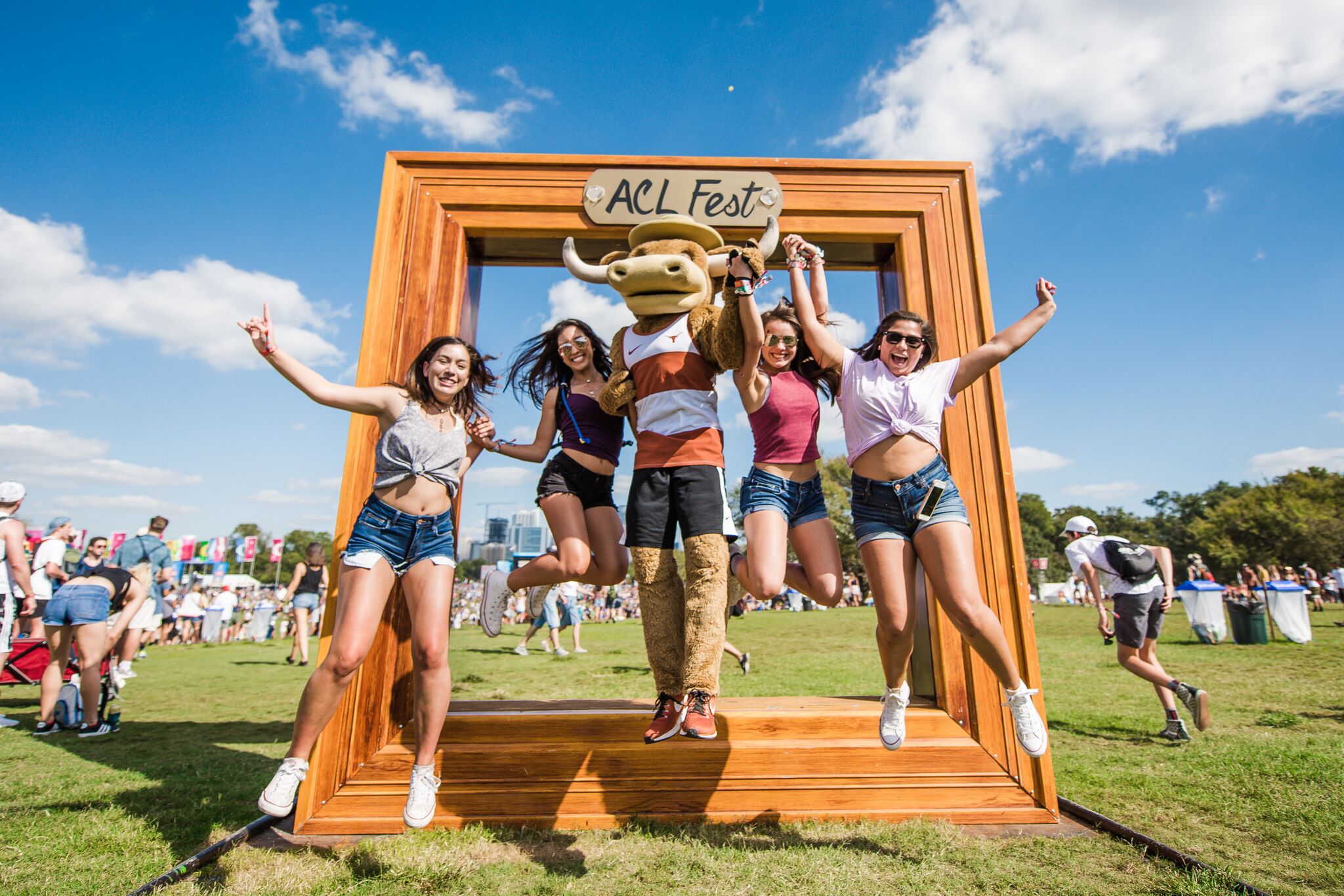 ACL17-HookEm-PhotoByKatrinaBarber-0875_preview.jpeg
