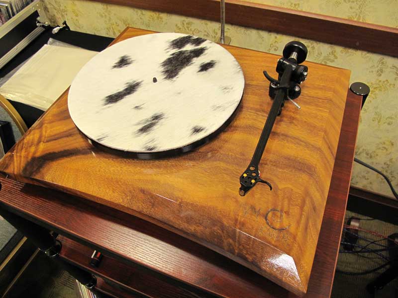 A second turntable the JWM Acoustics KAREN 6