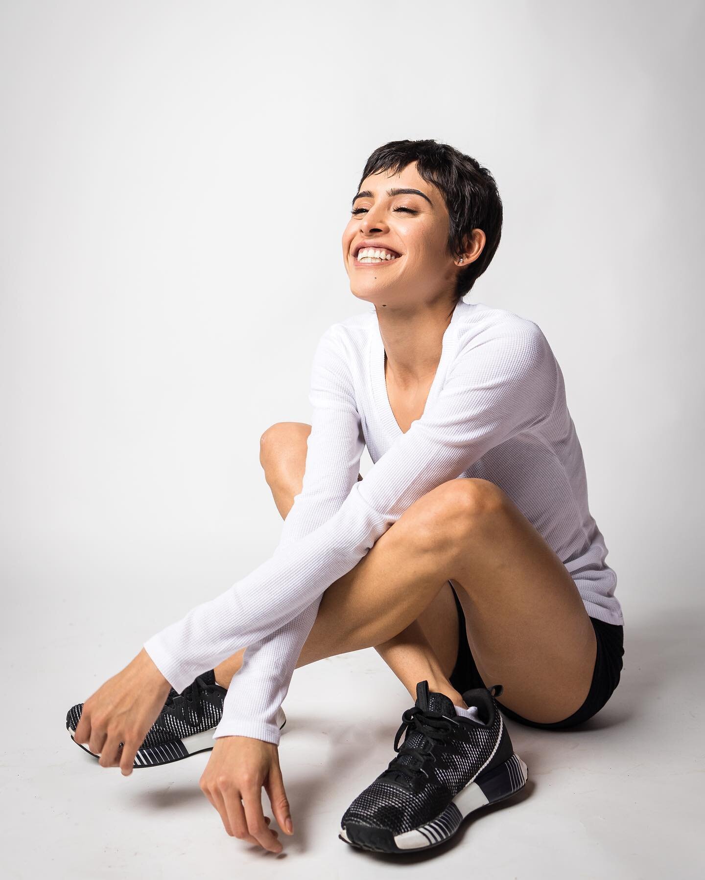 That smile tho!

Model: @chastityaranda 
Backdrop: @savageuniversal 
Backdrop color: White
.
.
.
.
#springiscoming #fashion #greaselightning #model #fashionmodel #indianaphotographer #fashionphotographer #teamcanon #canonr6 #fitnessjourney #indianapo