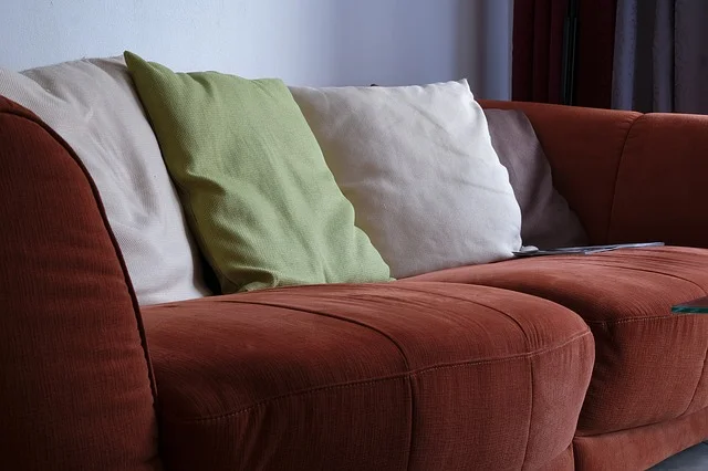 sofa-2777511_640.jpg