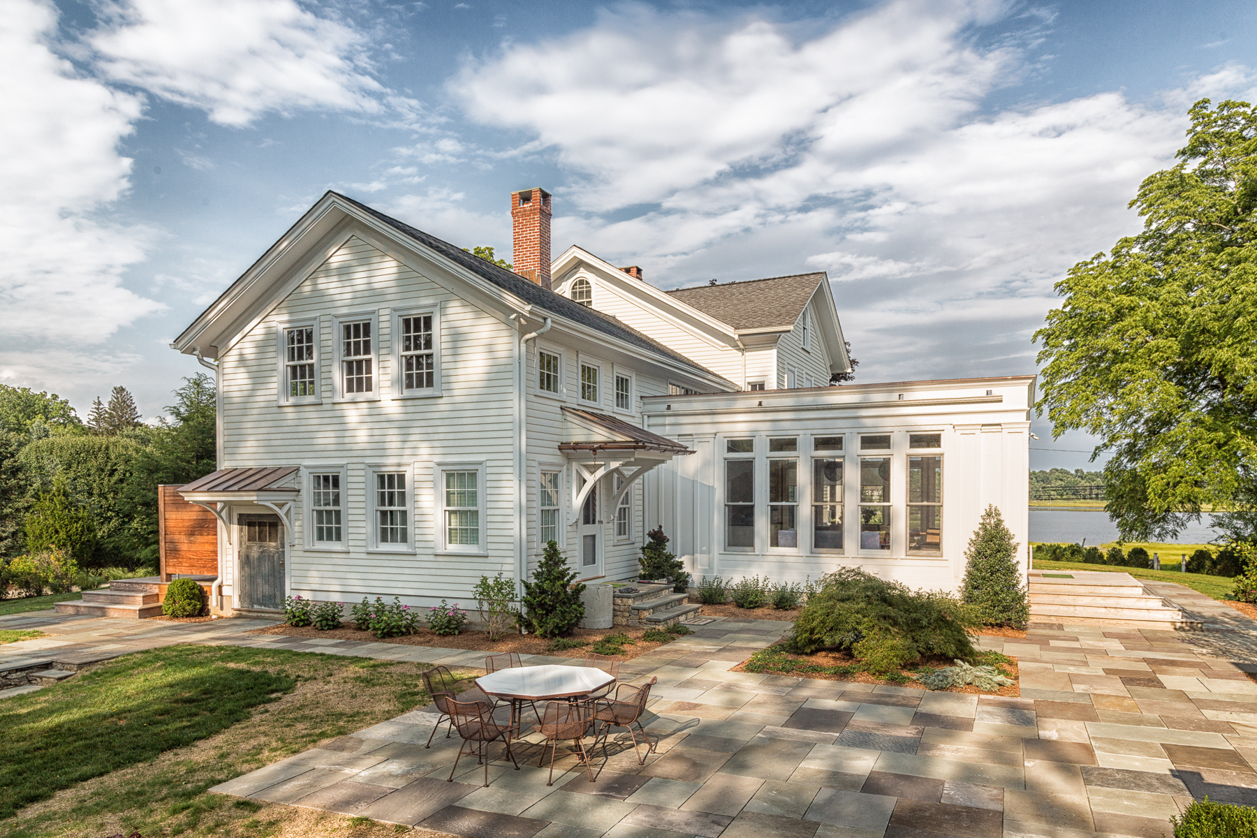 Best Residential Remodel $500,000-$750,000 - HOBI 2014  (Barry  Hyman-Granite Studios).jpg