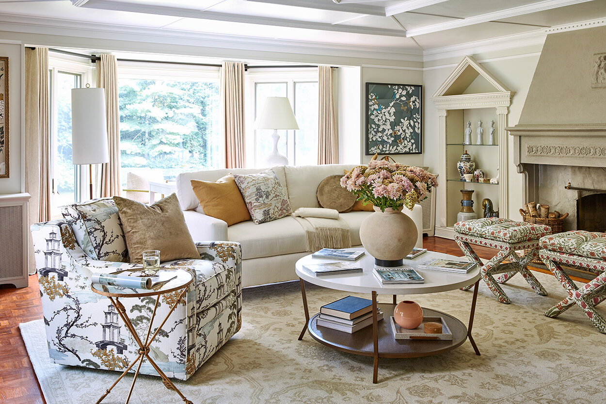 OKL_SIT_00084210_FULL_CR_New Chinoiserie Living Room_1.jpg