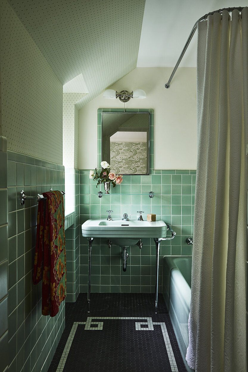 EDT_20200910_AD_Bedford Hills_Sheila Bridges_Green Bathroom_001.jpg