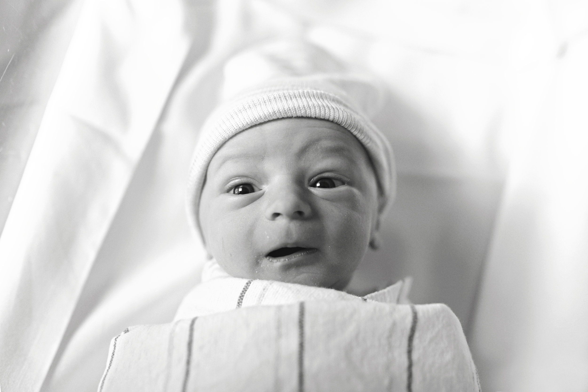 Charleston-Newborn-Photographer-Following-Seas-Photography-6370BW.jpg