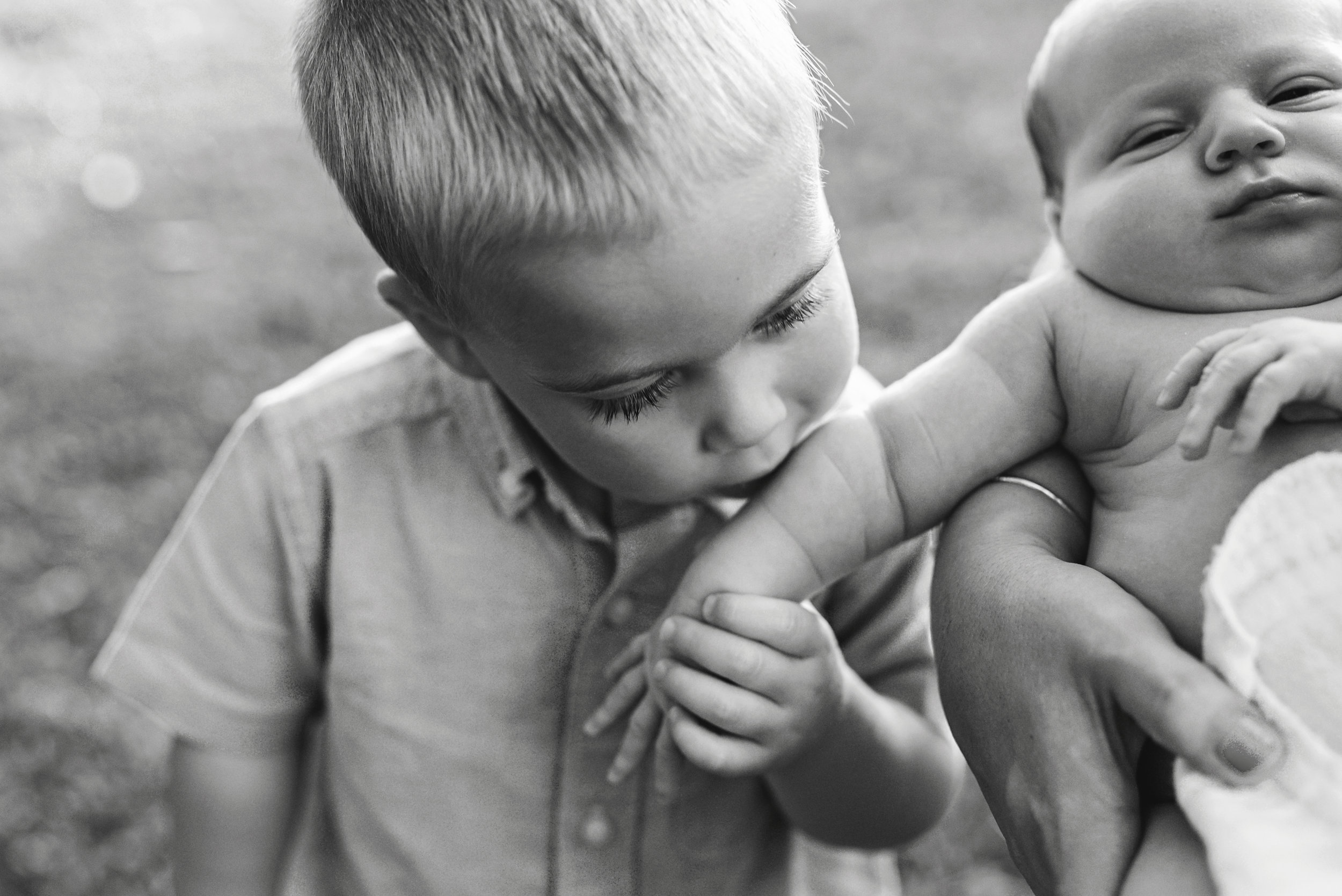 Charleston-Outdoor-Newborn-Photographer-Following-Seas-Photography-6256BW copy.jpg