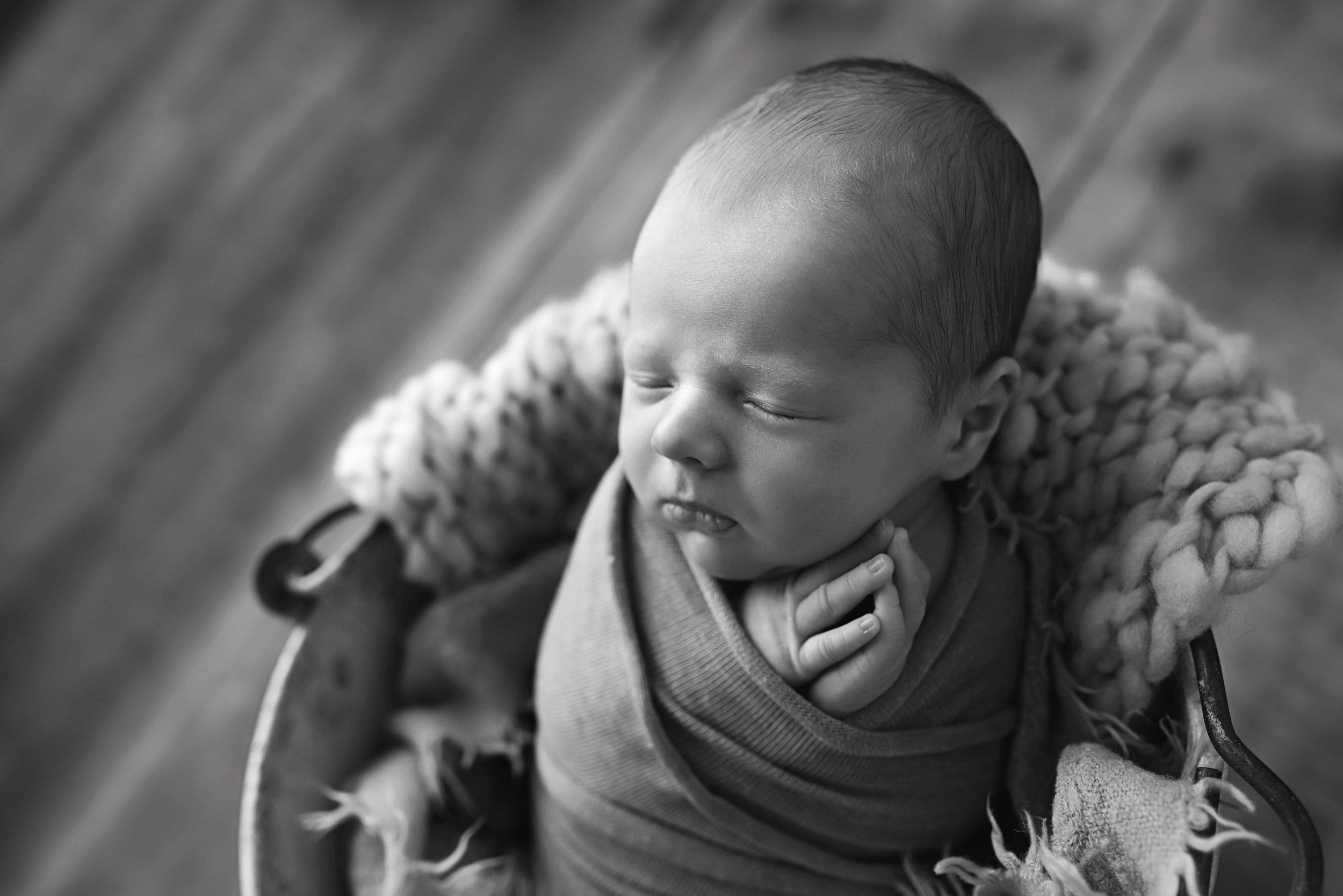 Charleston-Newborn-Photographer-FSP_9293BW copy.jpg