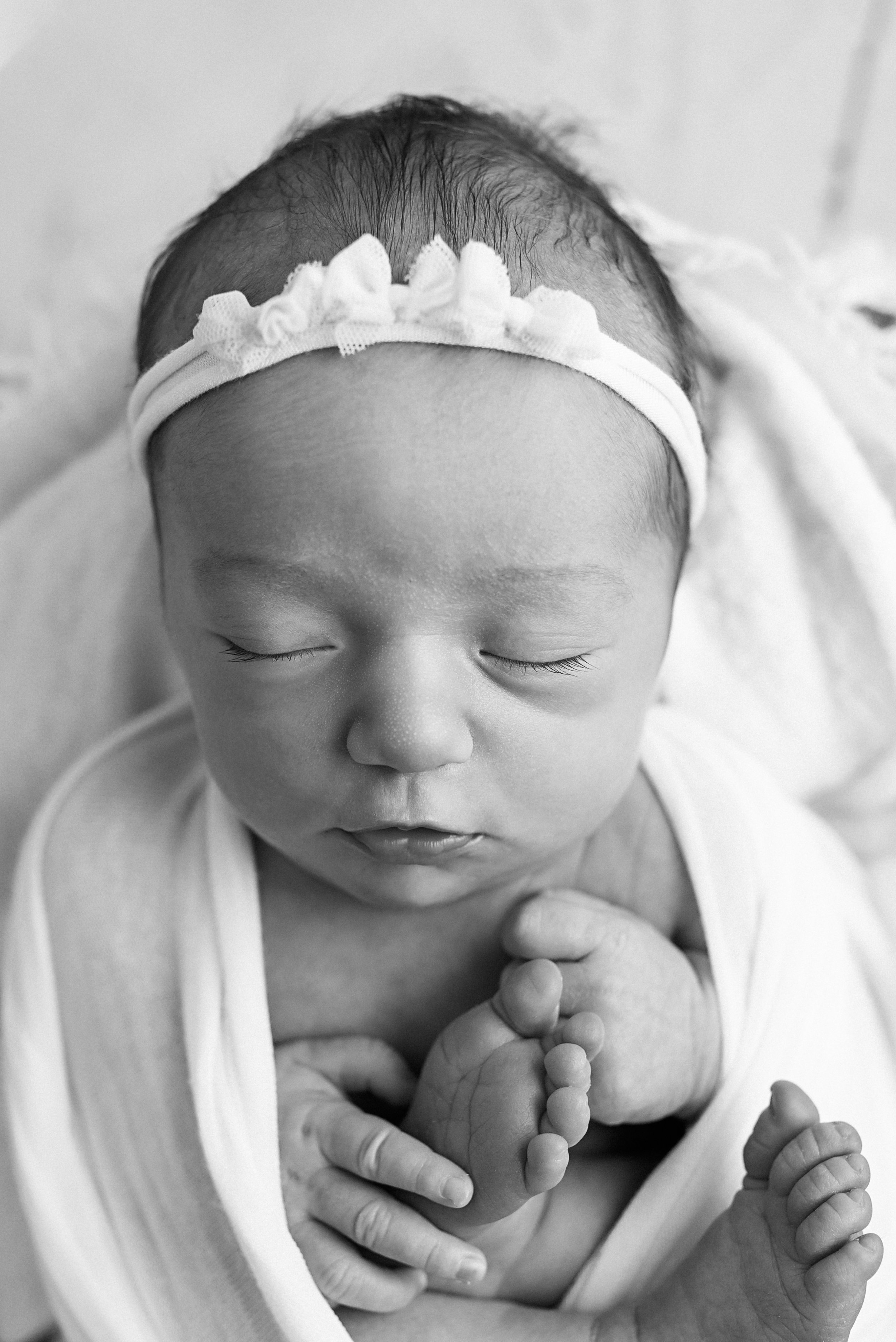 Charleston-Newborn-Photographer-FSP_0494BW copy.jpg