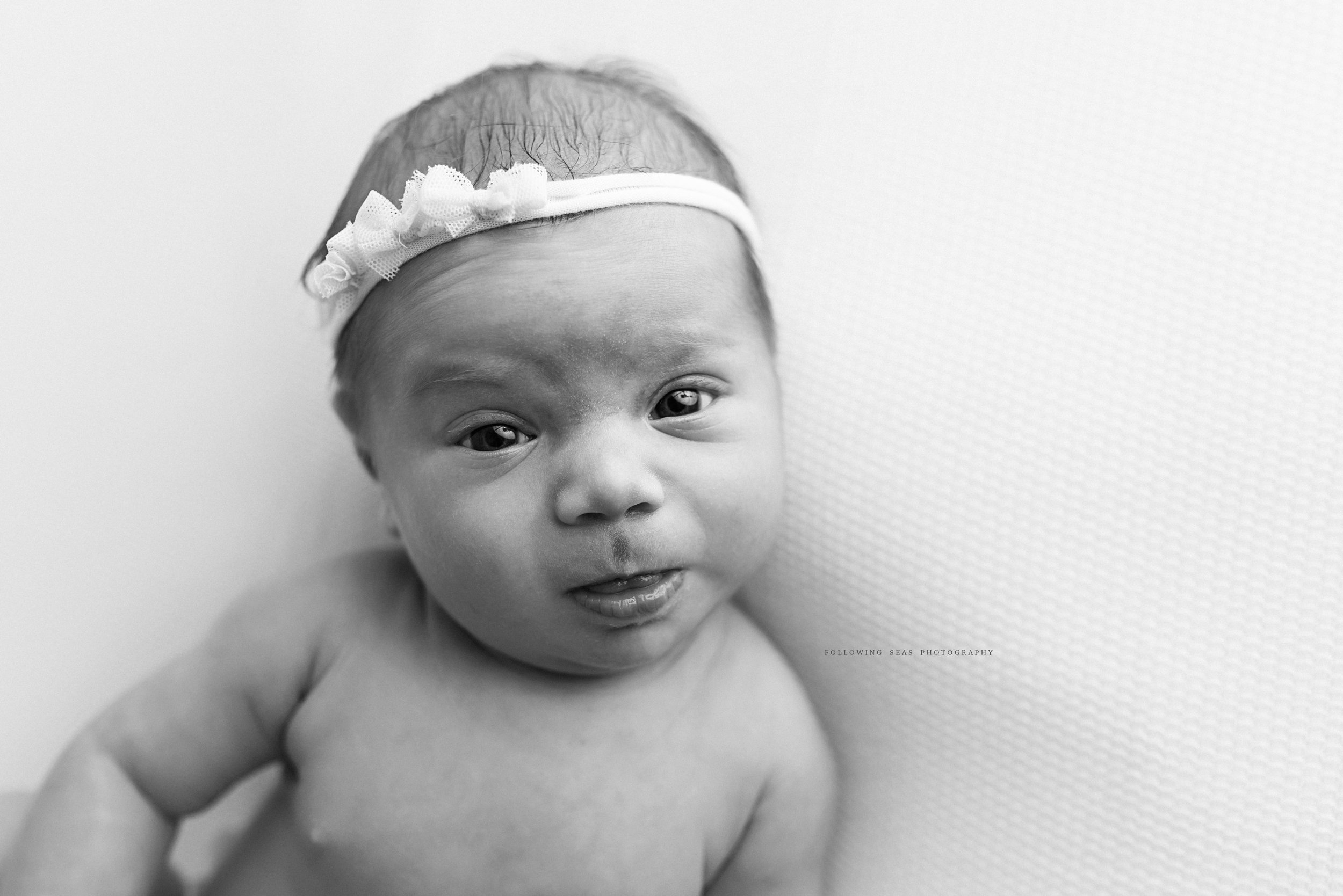 Charleston-Newborn-Photographer-FSP_5083BW.jpg