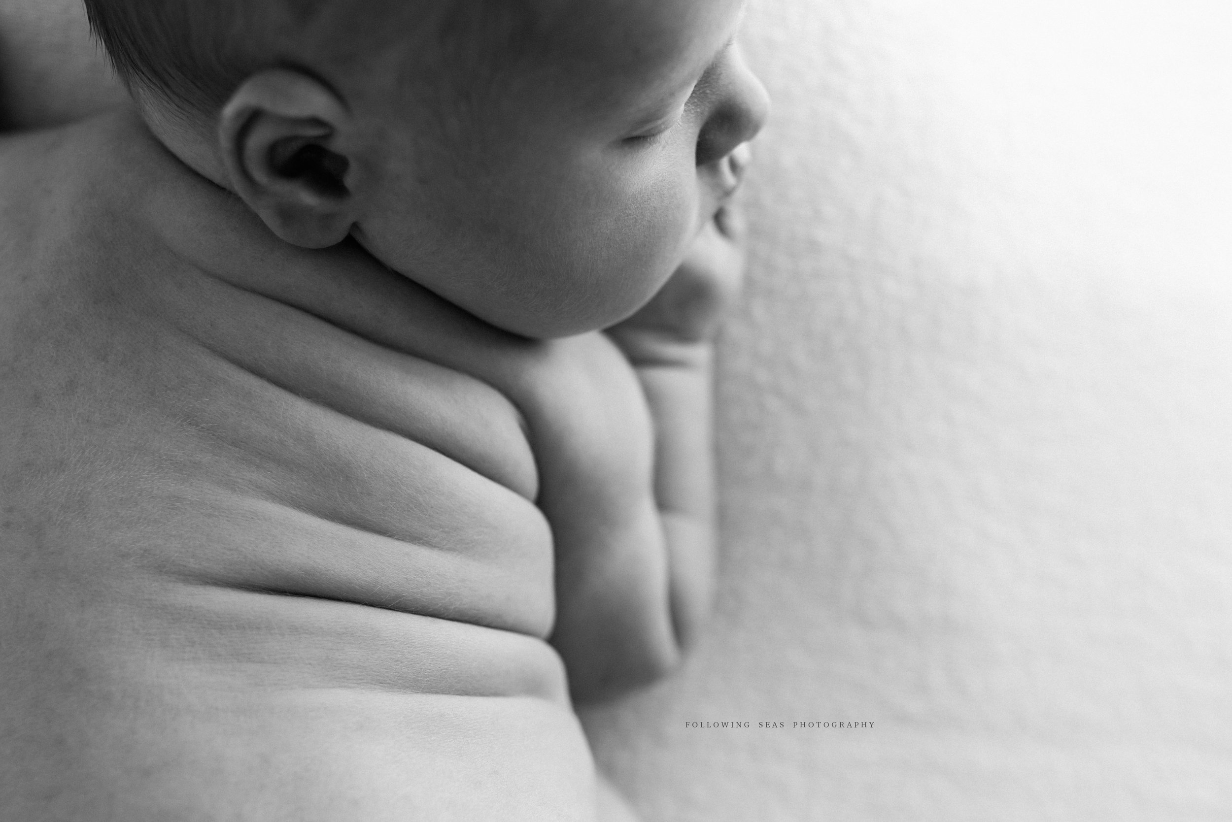 Charleston-Newborn-Photographer-Following-Seas-Photography-FSP_5892BW.jpg