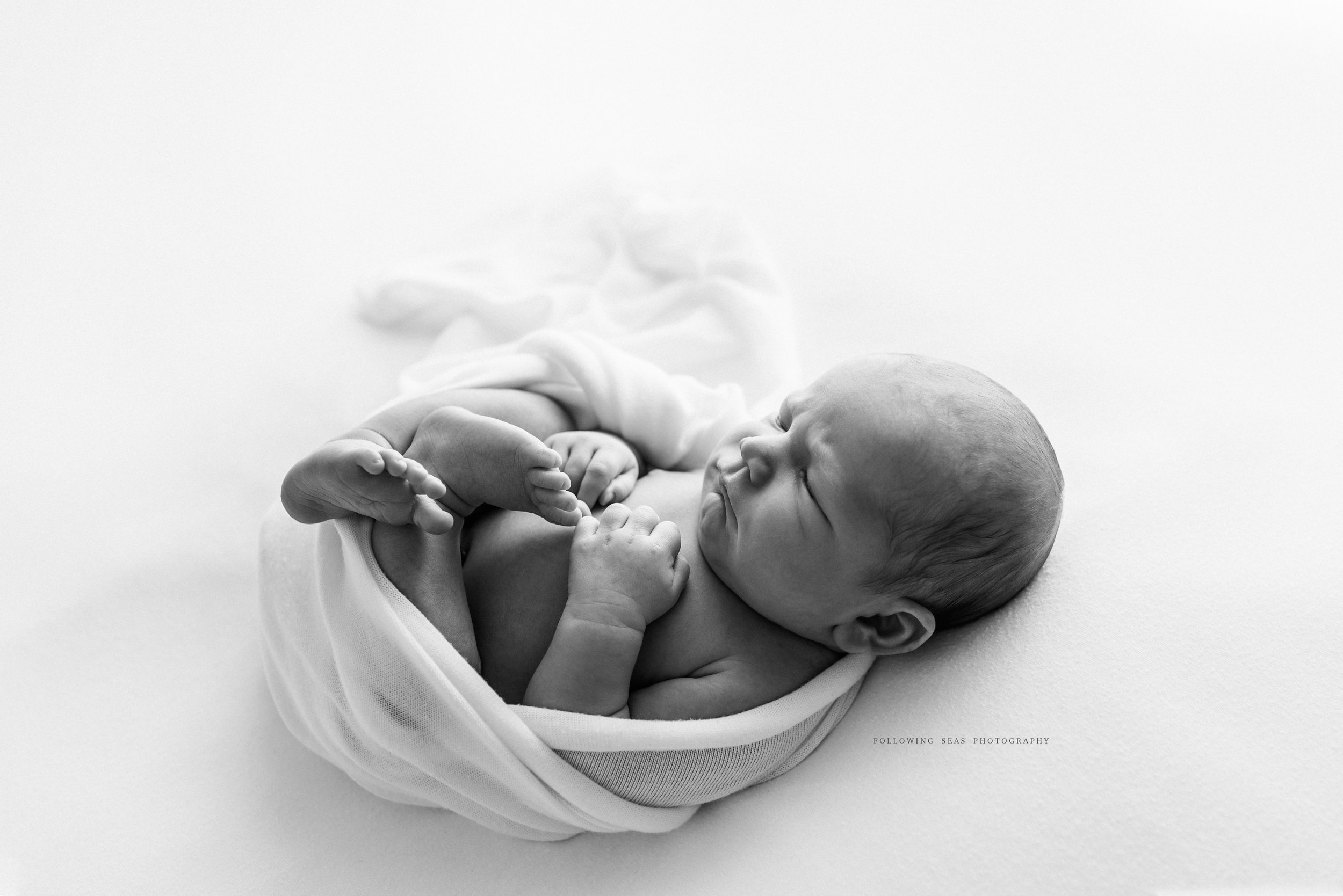 Charleston-Newborn-Photographer-Following-Seas-Photography-FSP_0216BW.jpg